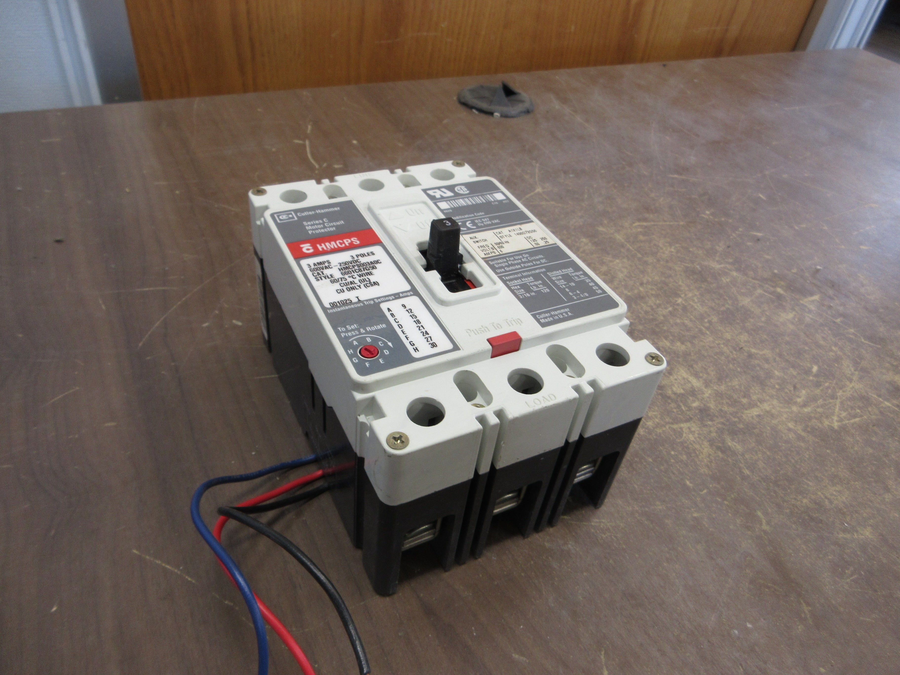 Cutler-Hammer Circuit Breaker HMCPS003A0C 3A 600V 3P Used