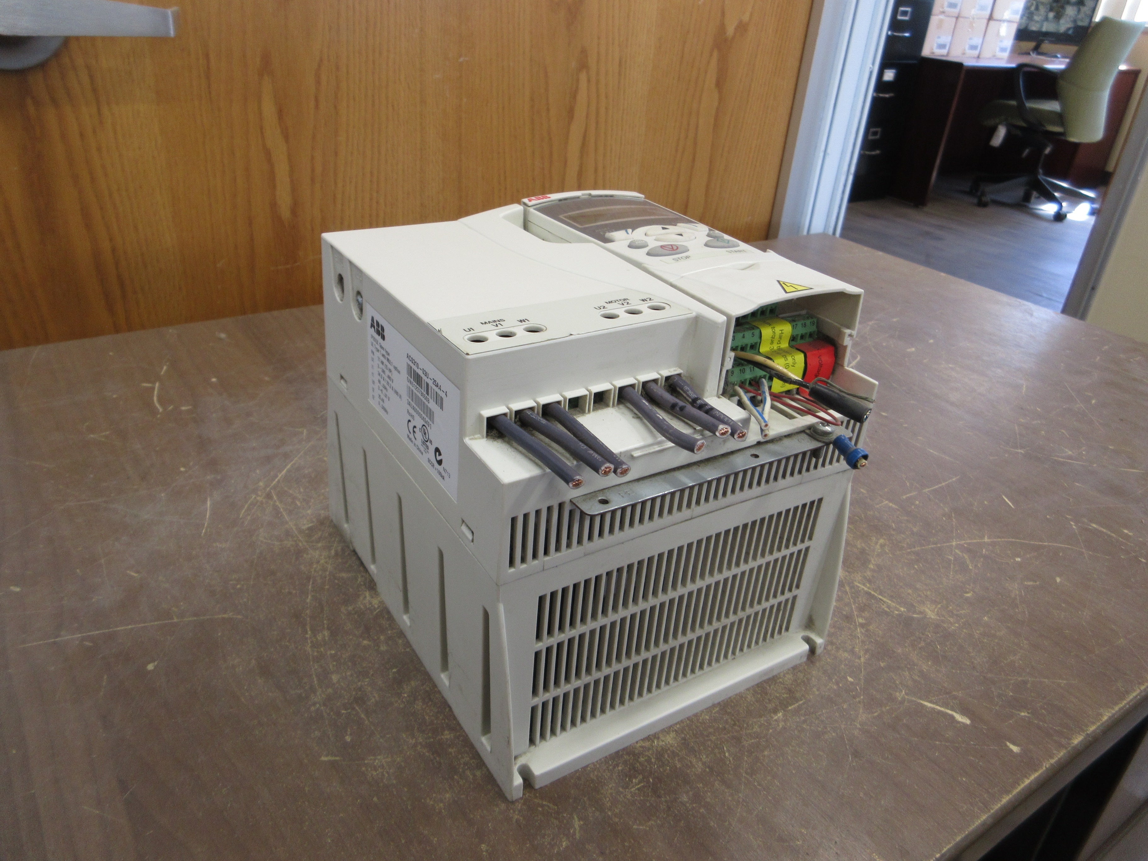 ABB ACS310 AC Drive ACS310-03U-25A4-4 15HP 3Ph w/ Keypad Used