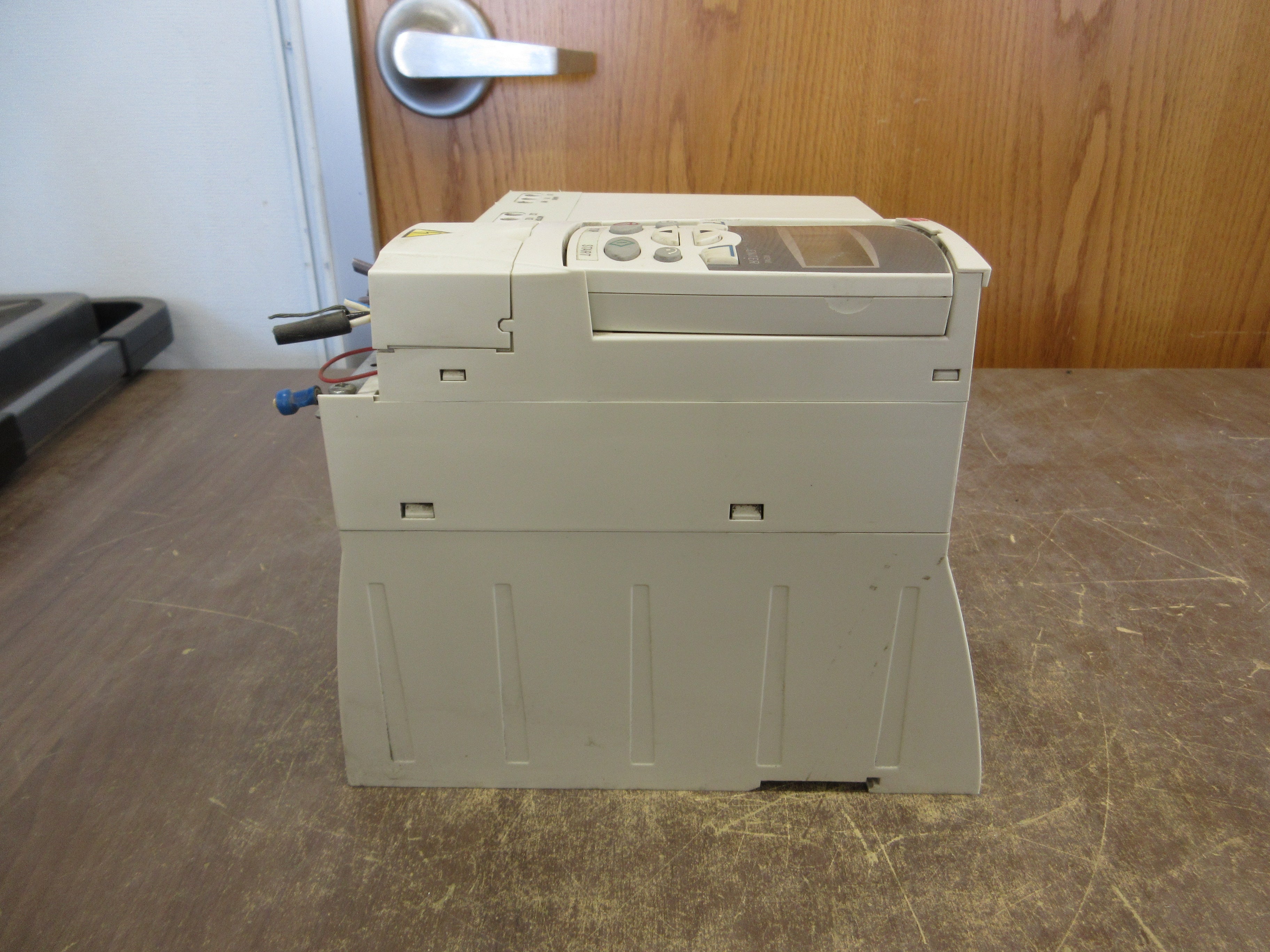 ABB ACS310 AC Drive ACS310-03U-25A4-4 15HP 3Ph w/ Keypad Used