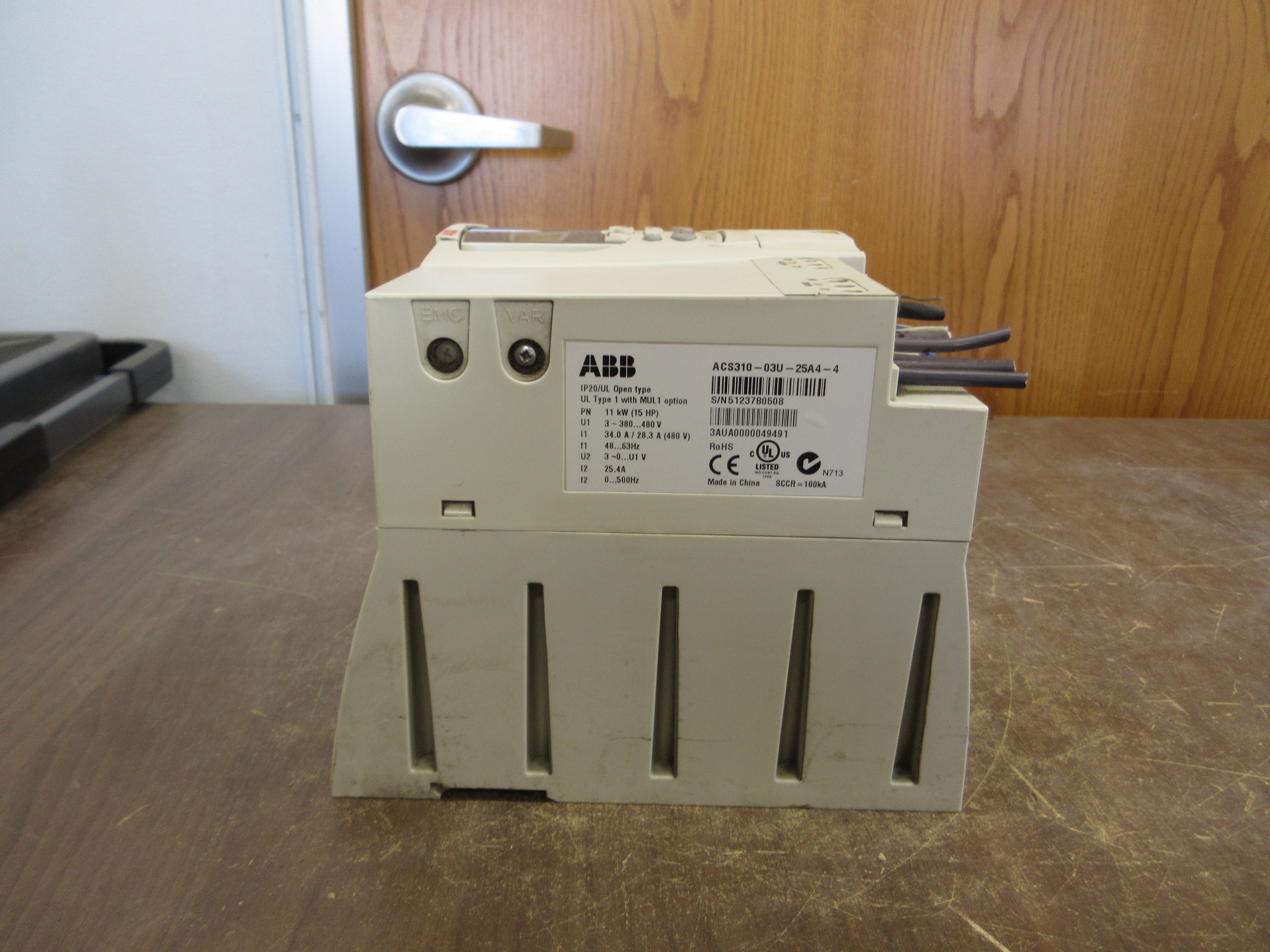 ABB ACS310 AC Drive ACS310-03U-25A4-4 15HP 3Ph w/ Keypad Used