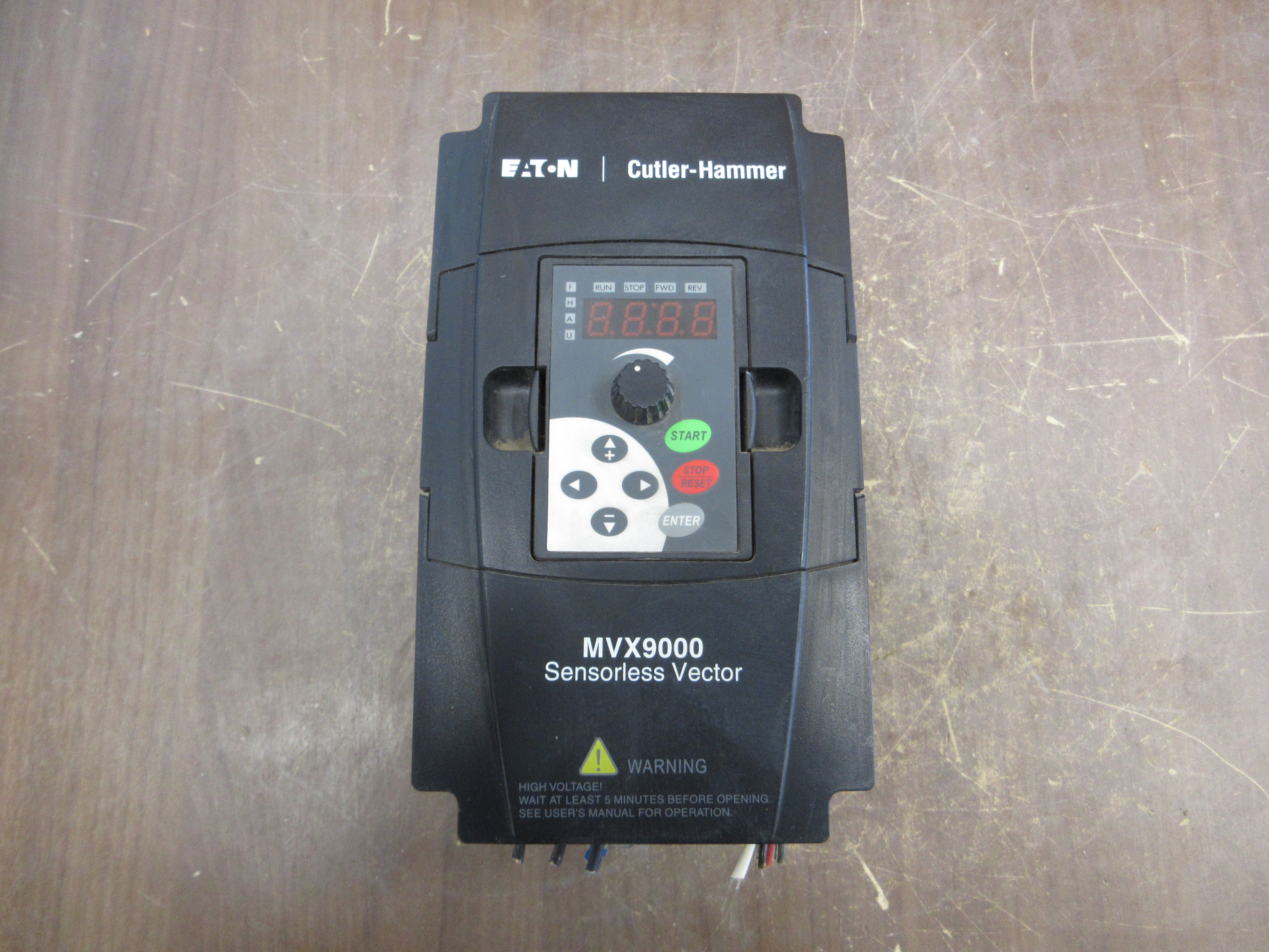 Eaton MVX9000 AC Drive MVX007A0-4 7.5HP 3Ph w/ Keypad Used