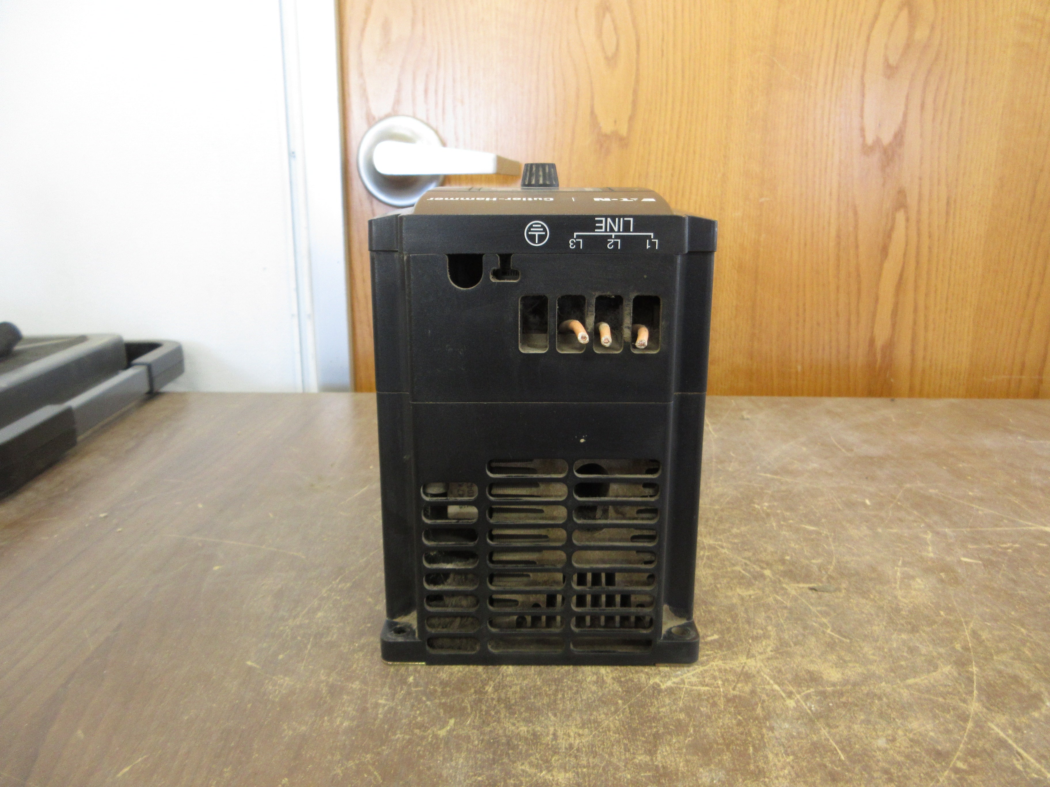 Eaton MVX9000 AC Drive MVX007A0-4 7.5HP 3Ph w/ Keypad Used