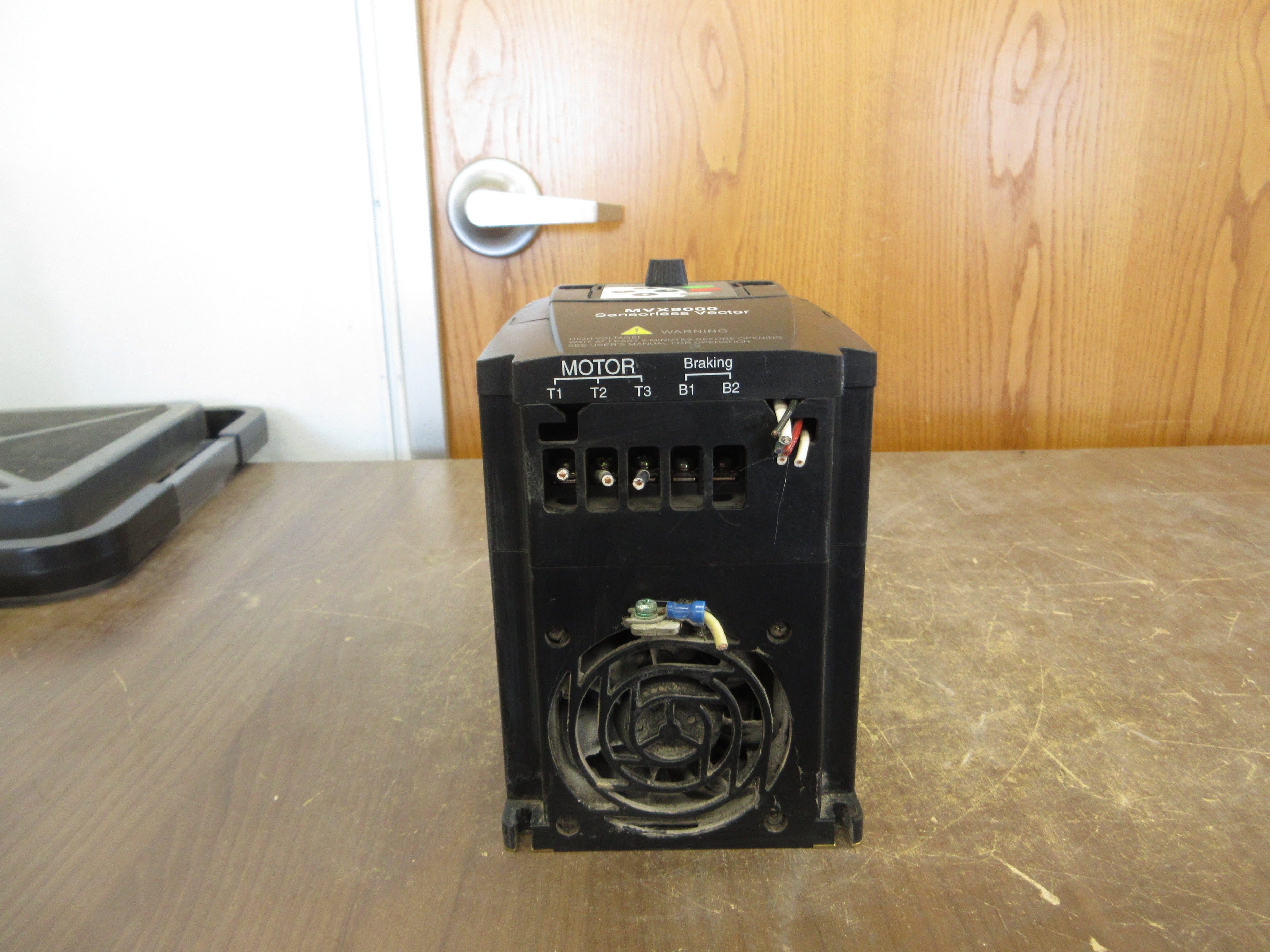 Eaton MVX9000 AC Drive MVX005A0-4 5HP 3Ph w/ Keypad Used