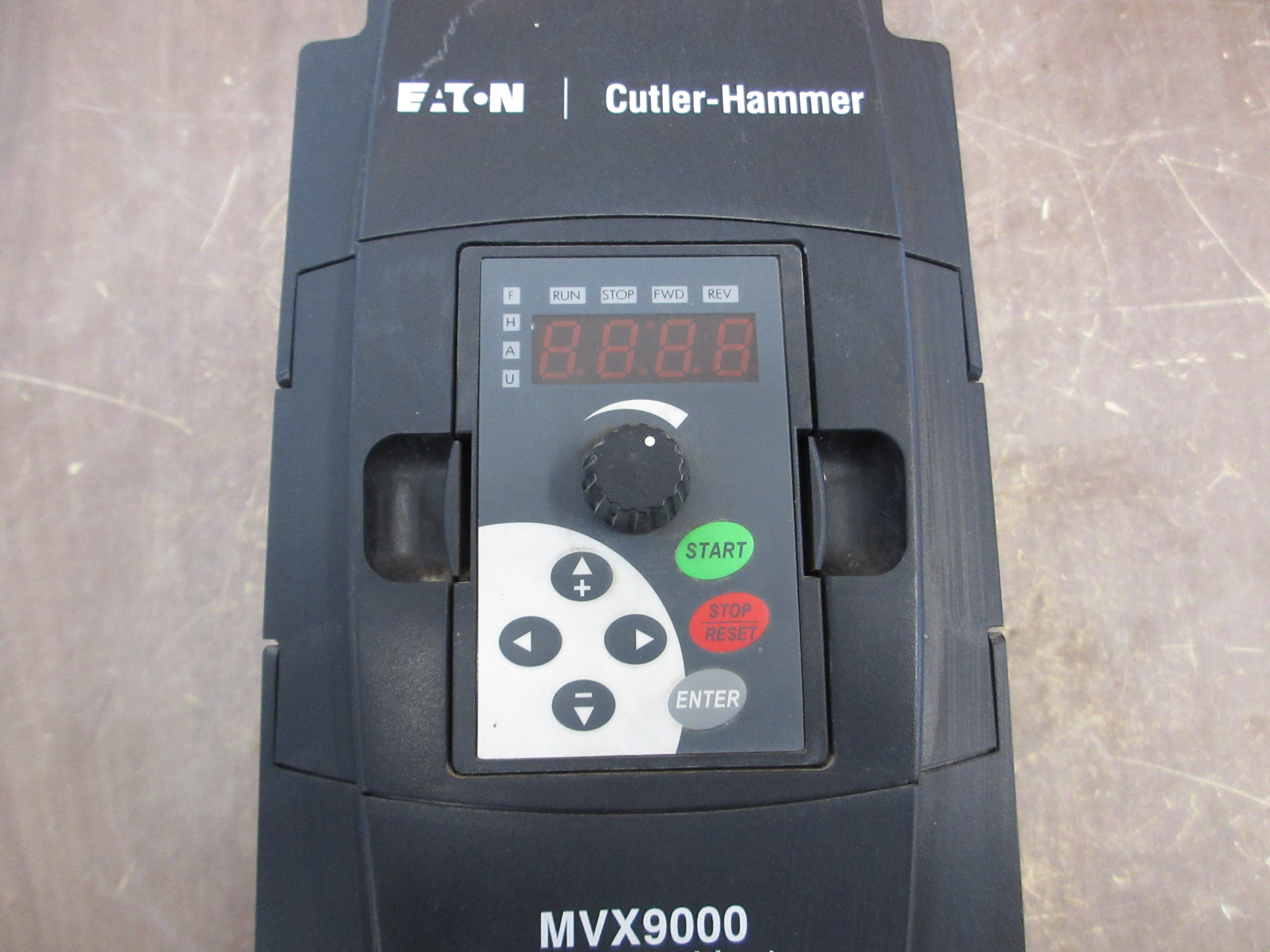 Eaton MVX9000 AC Drive MVX010A0-4 10HP 3Ph w/ Keypad Used