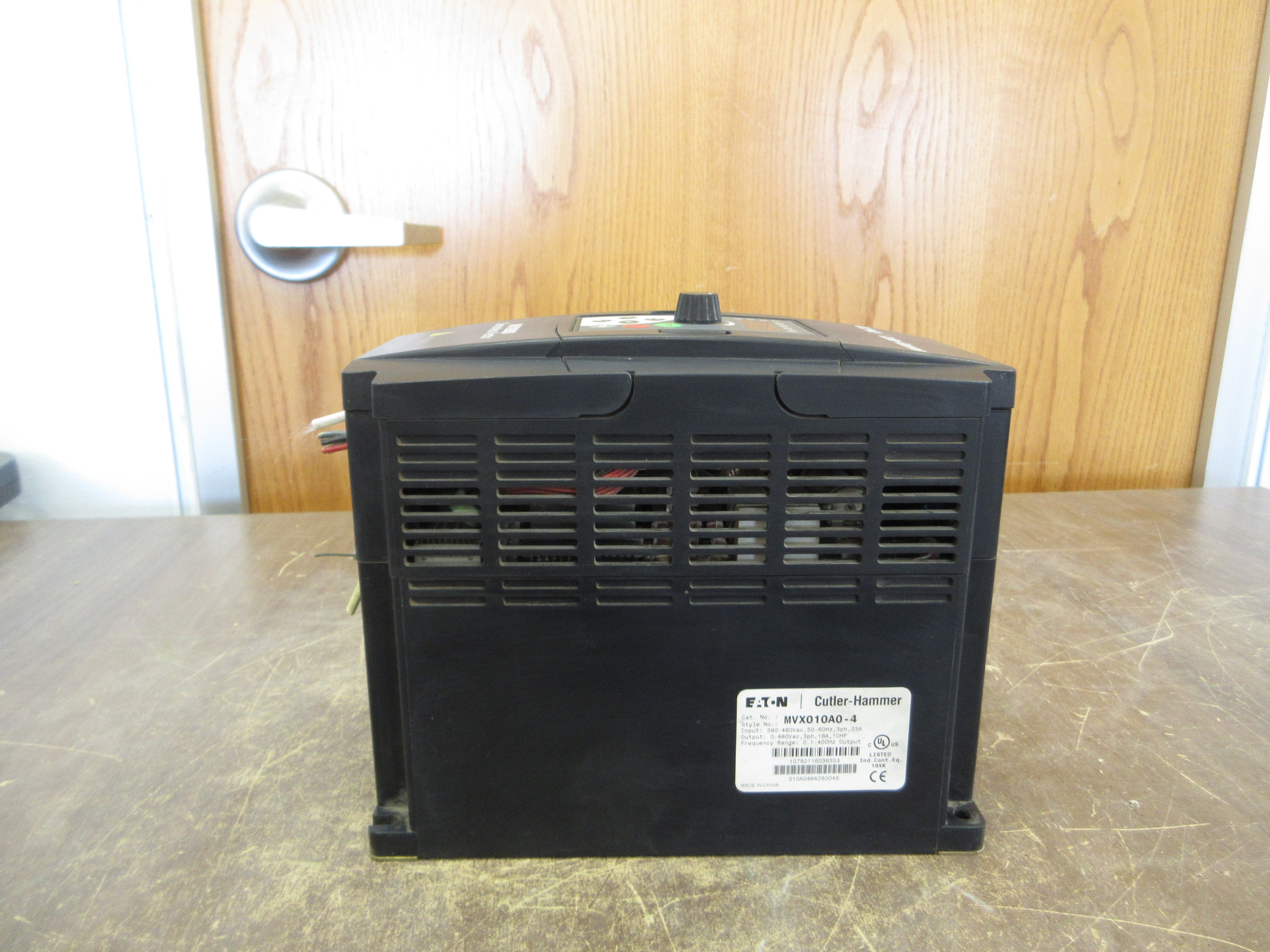 Eaton MVX9000 AC Drive MVX010A0-4 10HP 3Ph w/ Keypad Used