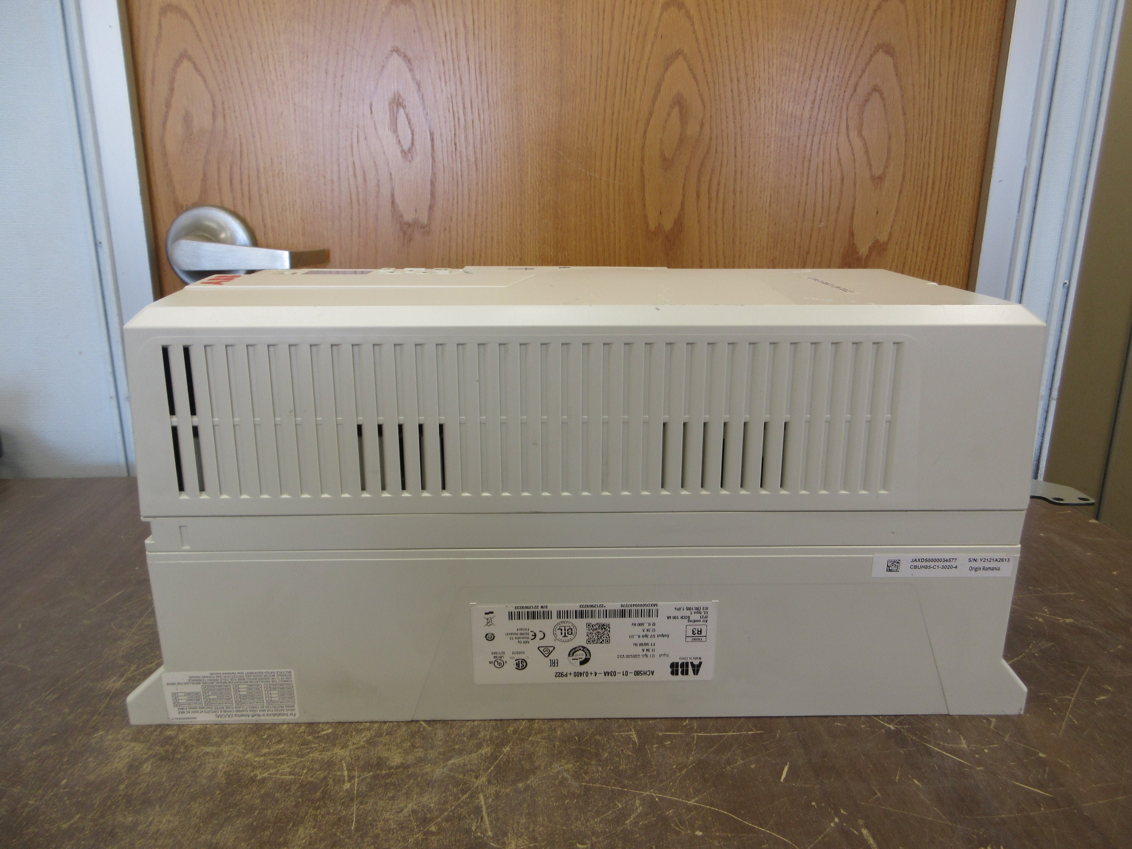 ABB ACH580 AC Drive ACH580-01-034A-4+0J400+P922 25HP 3Ph w/ Keypad Used