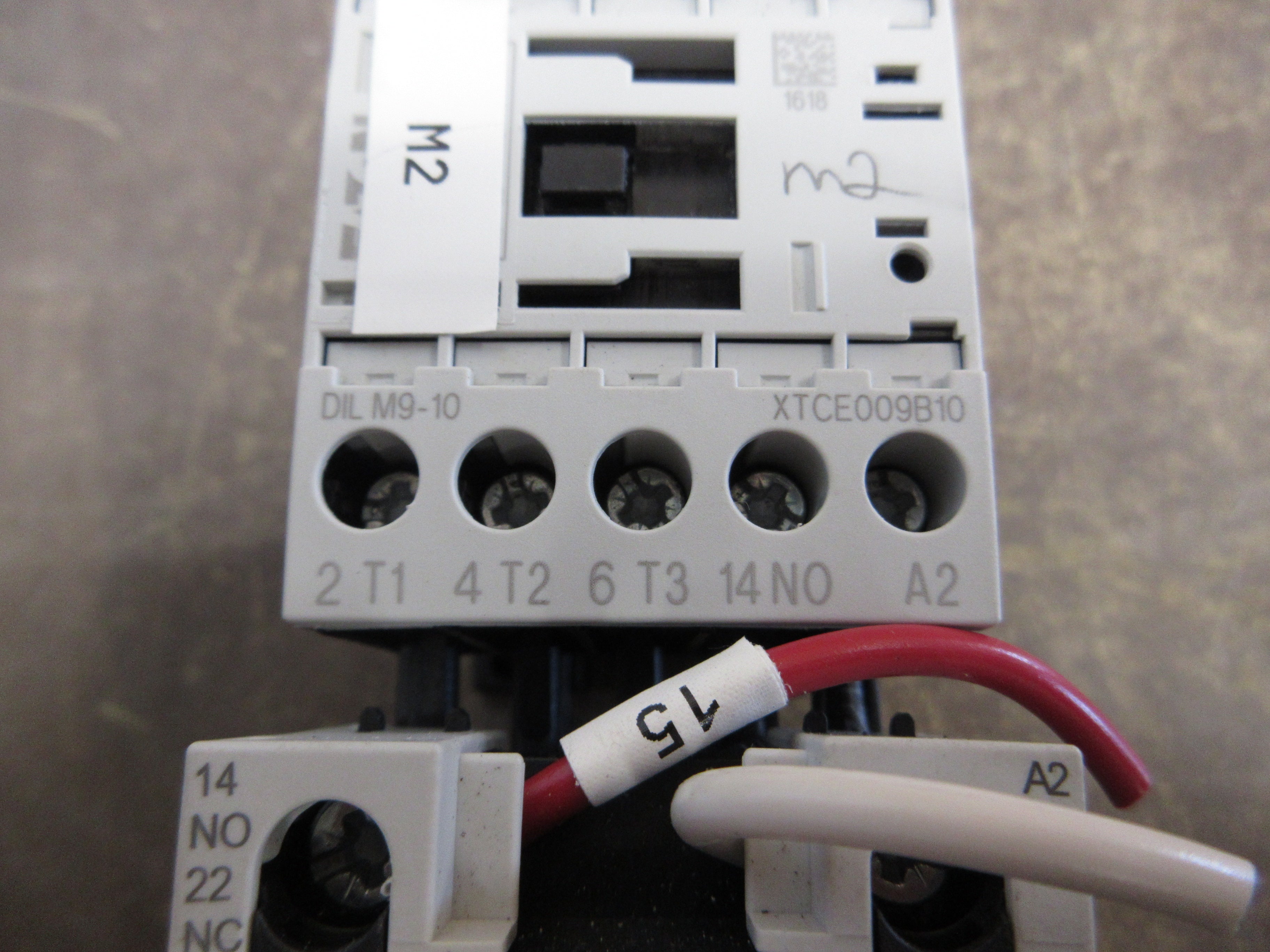 Eaton Starter DIL M9-10 XTCE009B10 / ZB12-6 XTOB006BC1 120V Coil Trip: 4-6A Used