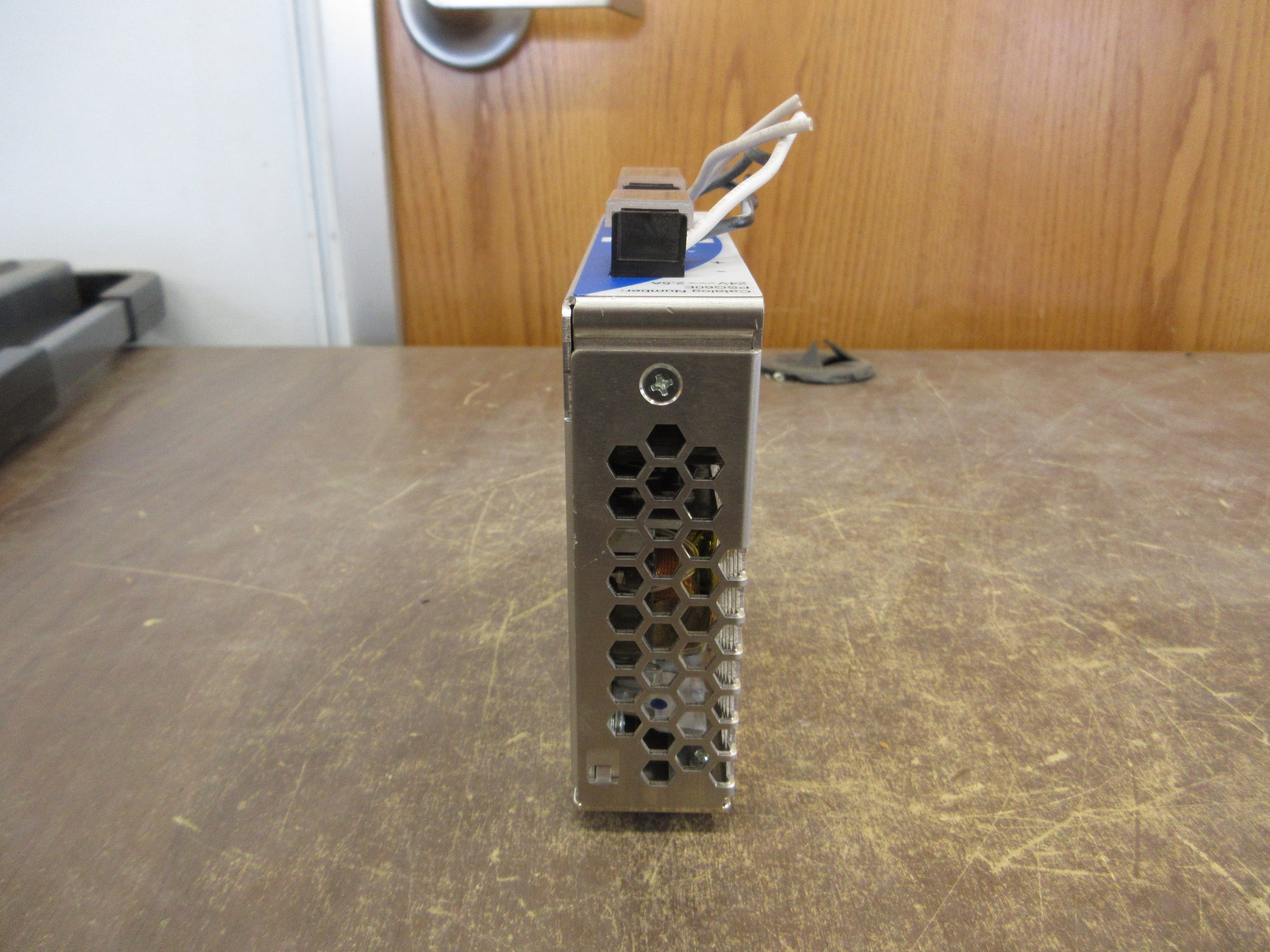 Eaton Power Supply PSG60E-A1 Input: 100-240V 1.5A 50/60Hz Output: 24V 2.5A Used