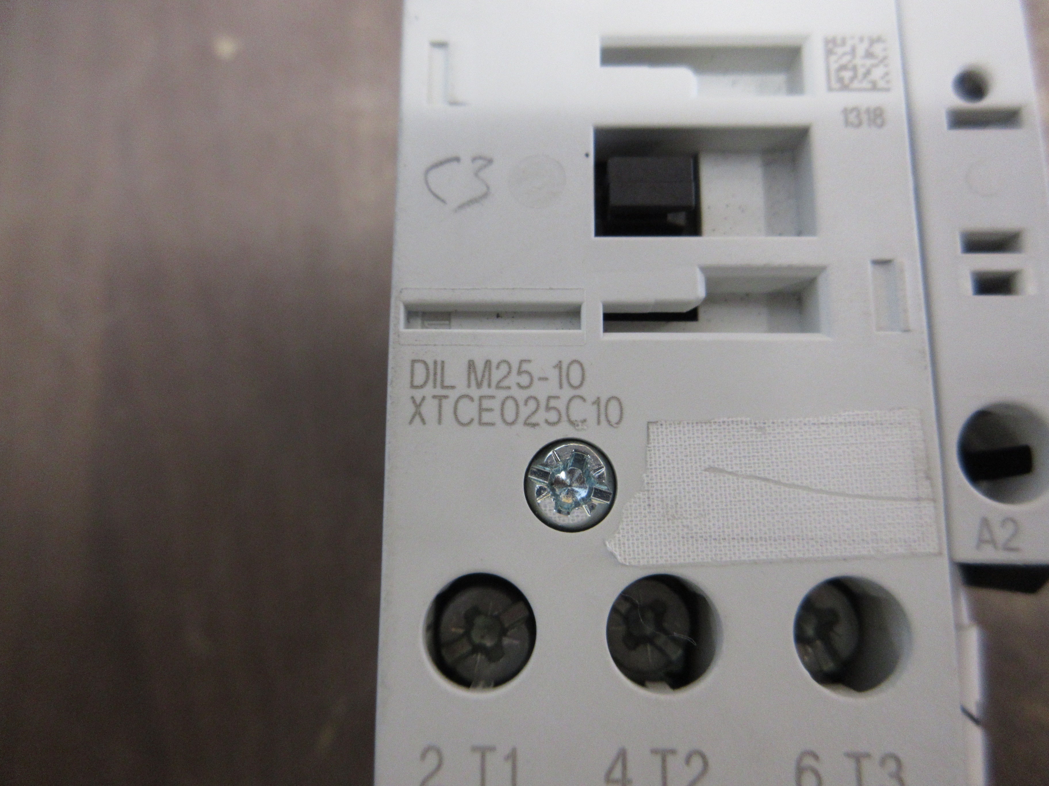 Eaton Contactor DIL M25-10 XTCE025C10 120V Coil Used