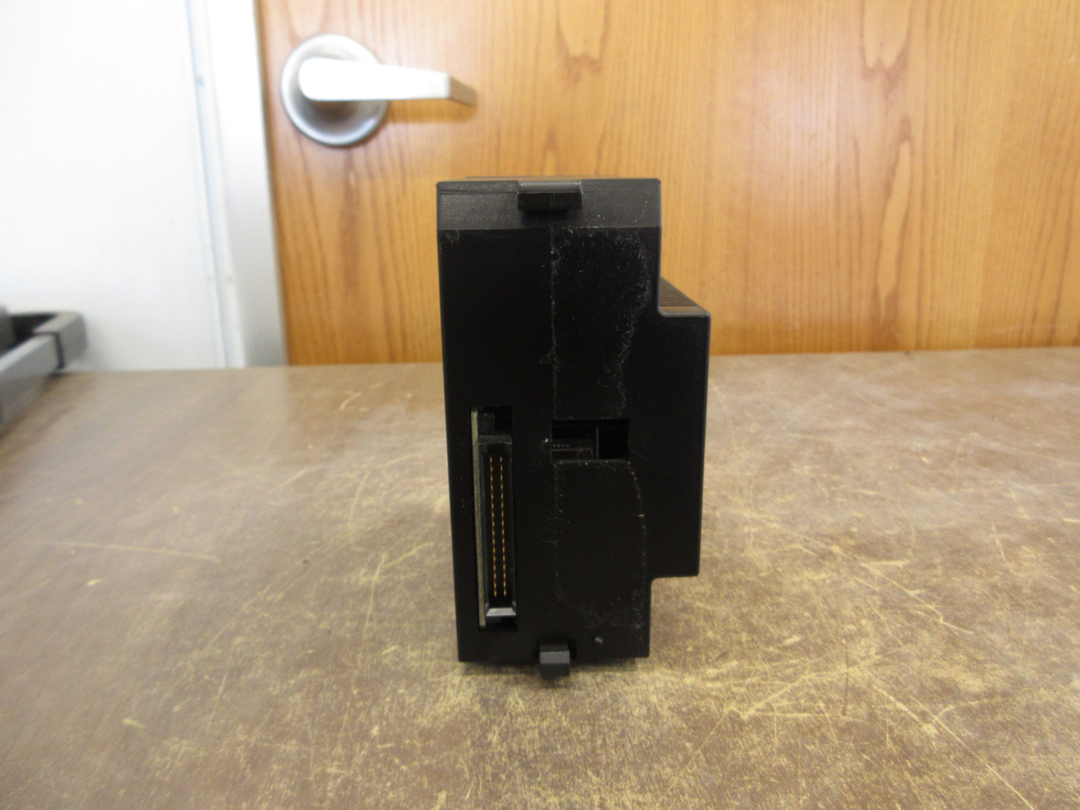 GE Fanuc Power Supply IC693PWR330C 120/240V Hi-Cap 30W Used