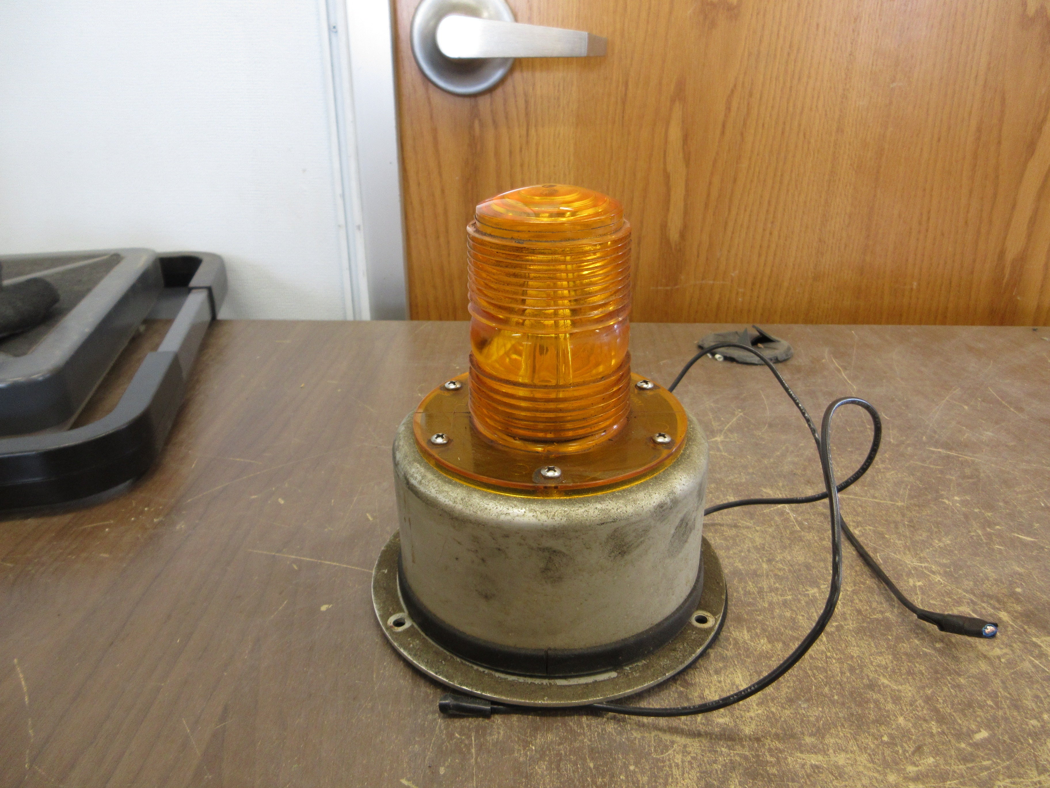 Tomar Electronics Mini Strobe 700-110 120V Amber Used