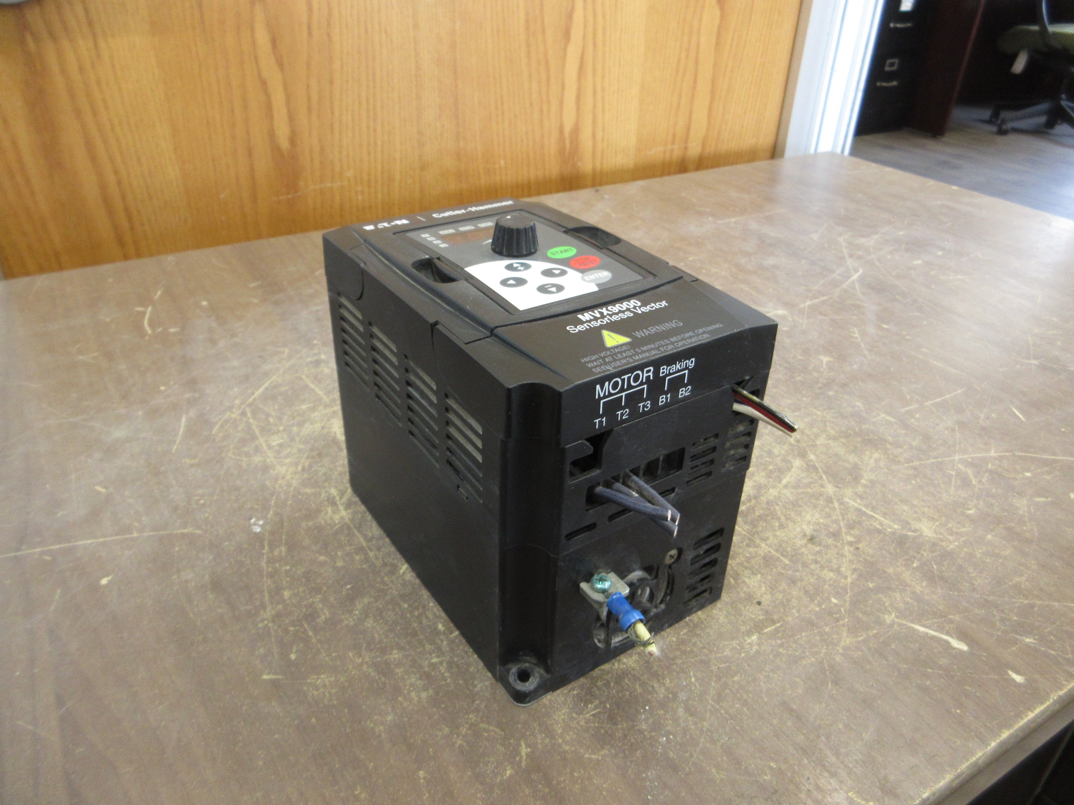 Eaton MVX9000 AC Drive MVX003A0-4 3HP 3Ph w/ Keypad Used