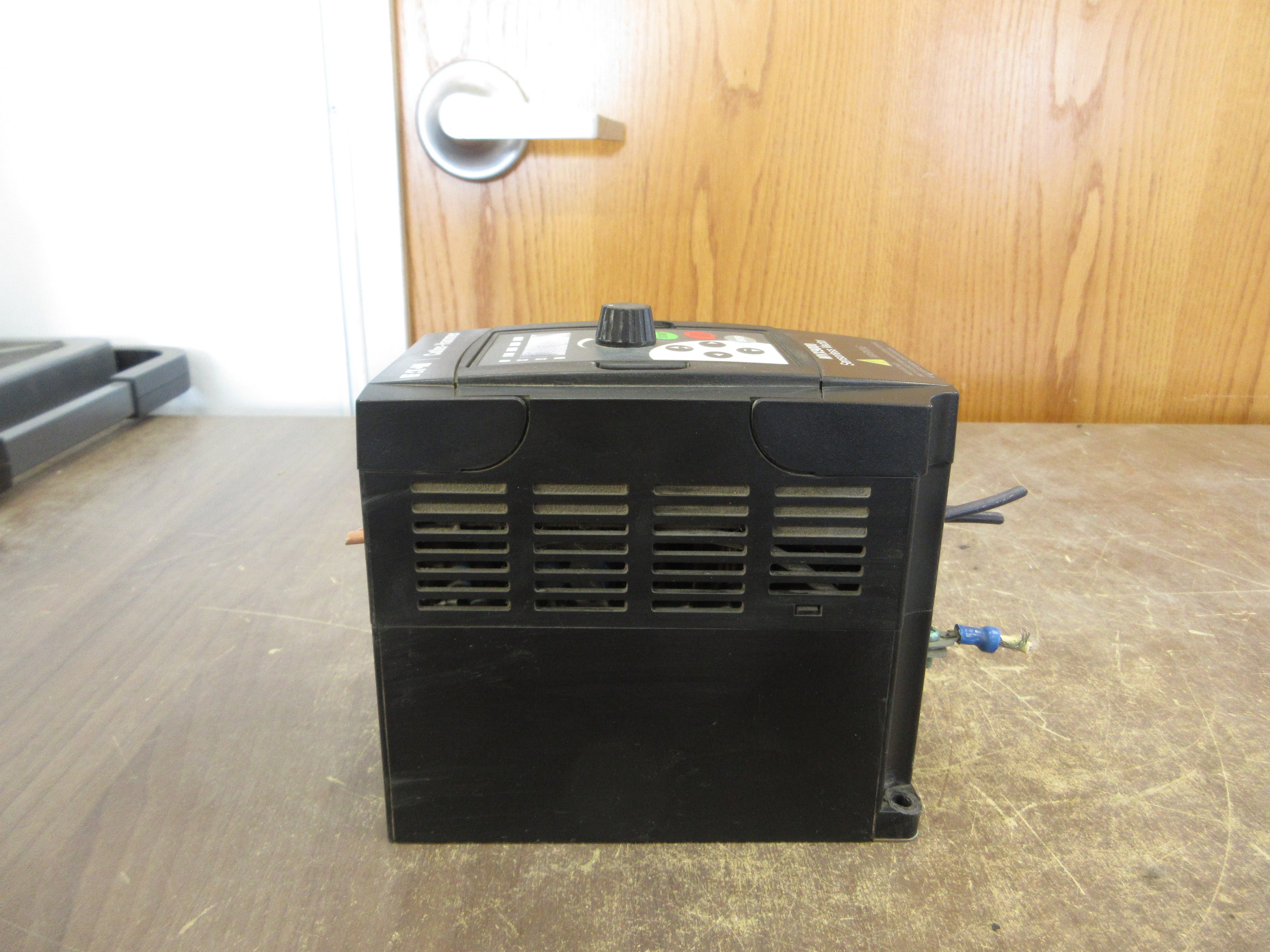 Eaton MVX9000 AC Drive MVX003A0-4 3HP 3Ph w/ Keypad Used