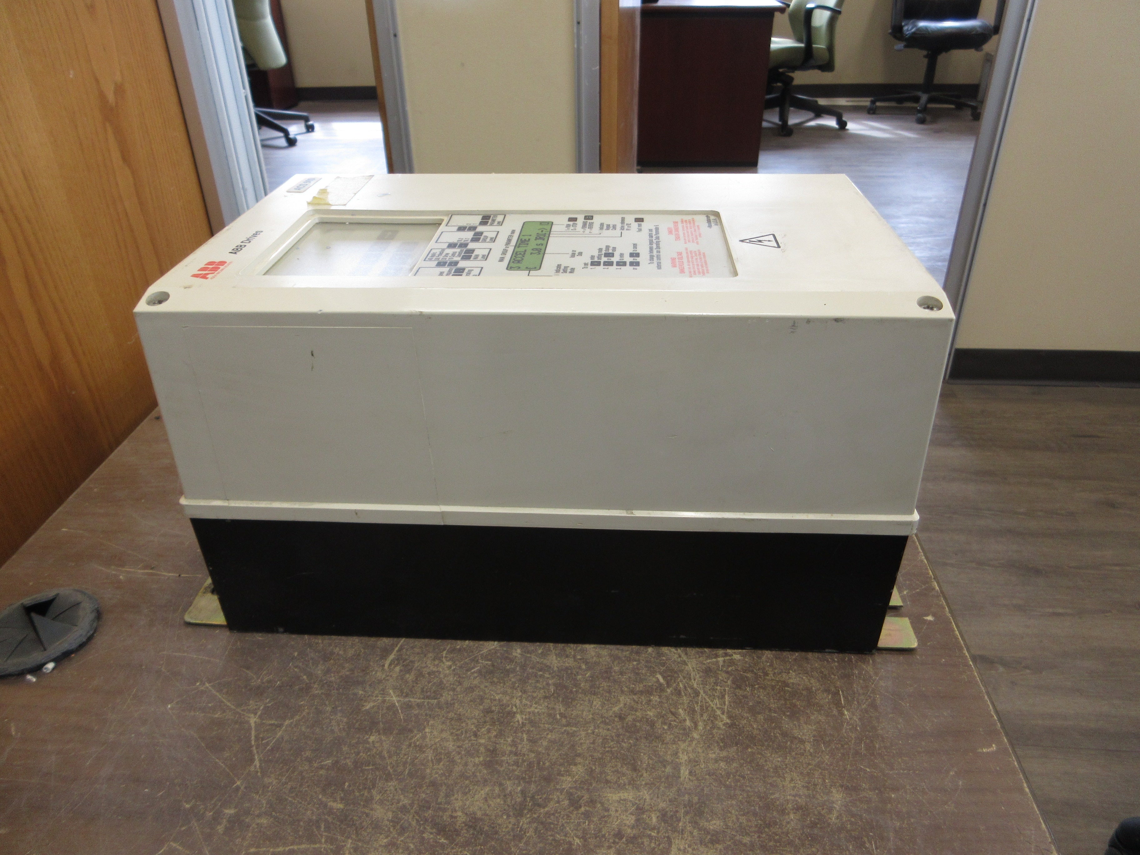 ABB ACS501 AC Drive ACS501-010-4-00P5 10HP 3Ph Used