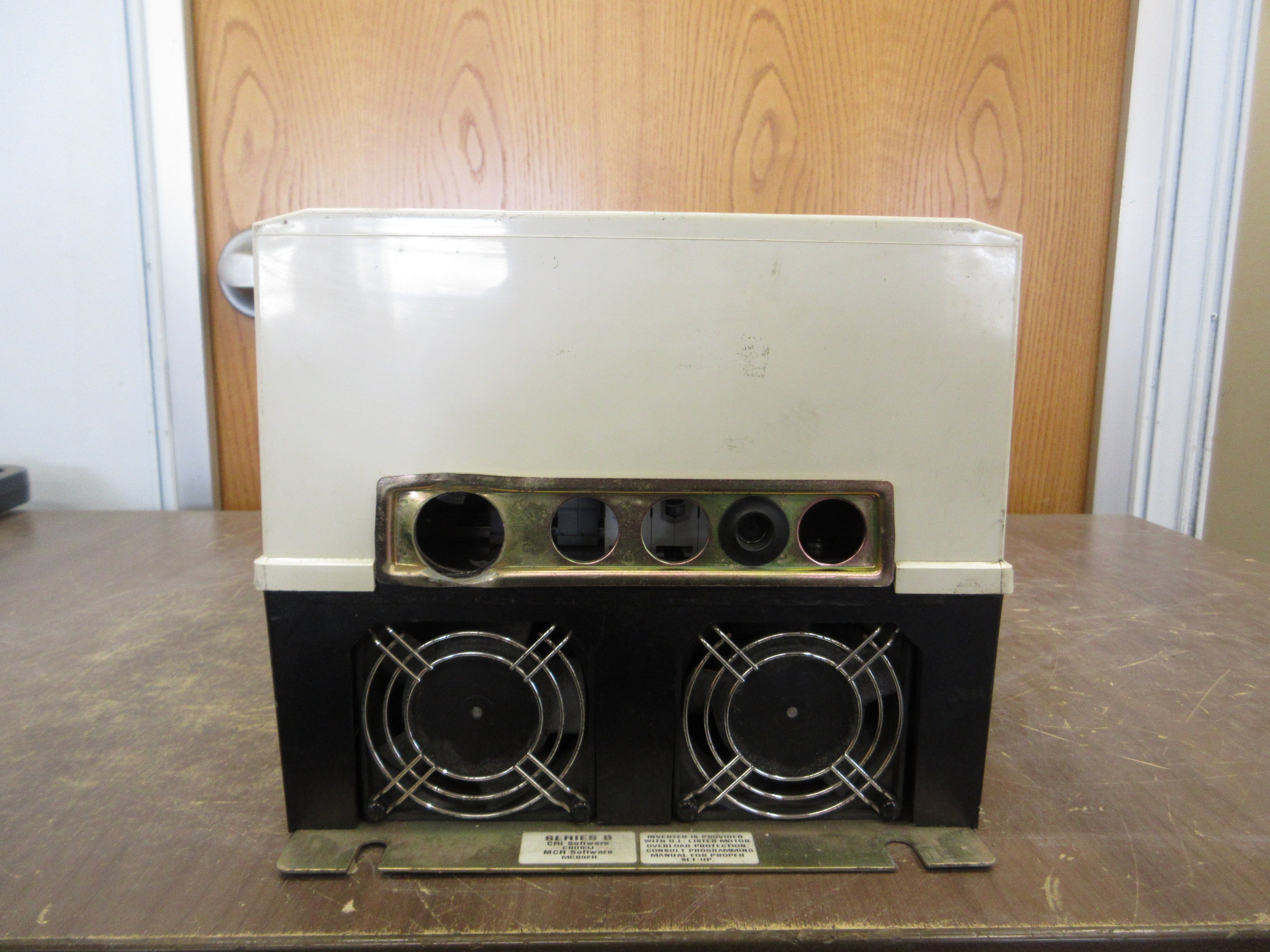 ABB ACS501 AC Drive ACS501-010-4-00P5 10HP 3Ph Used