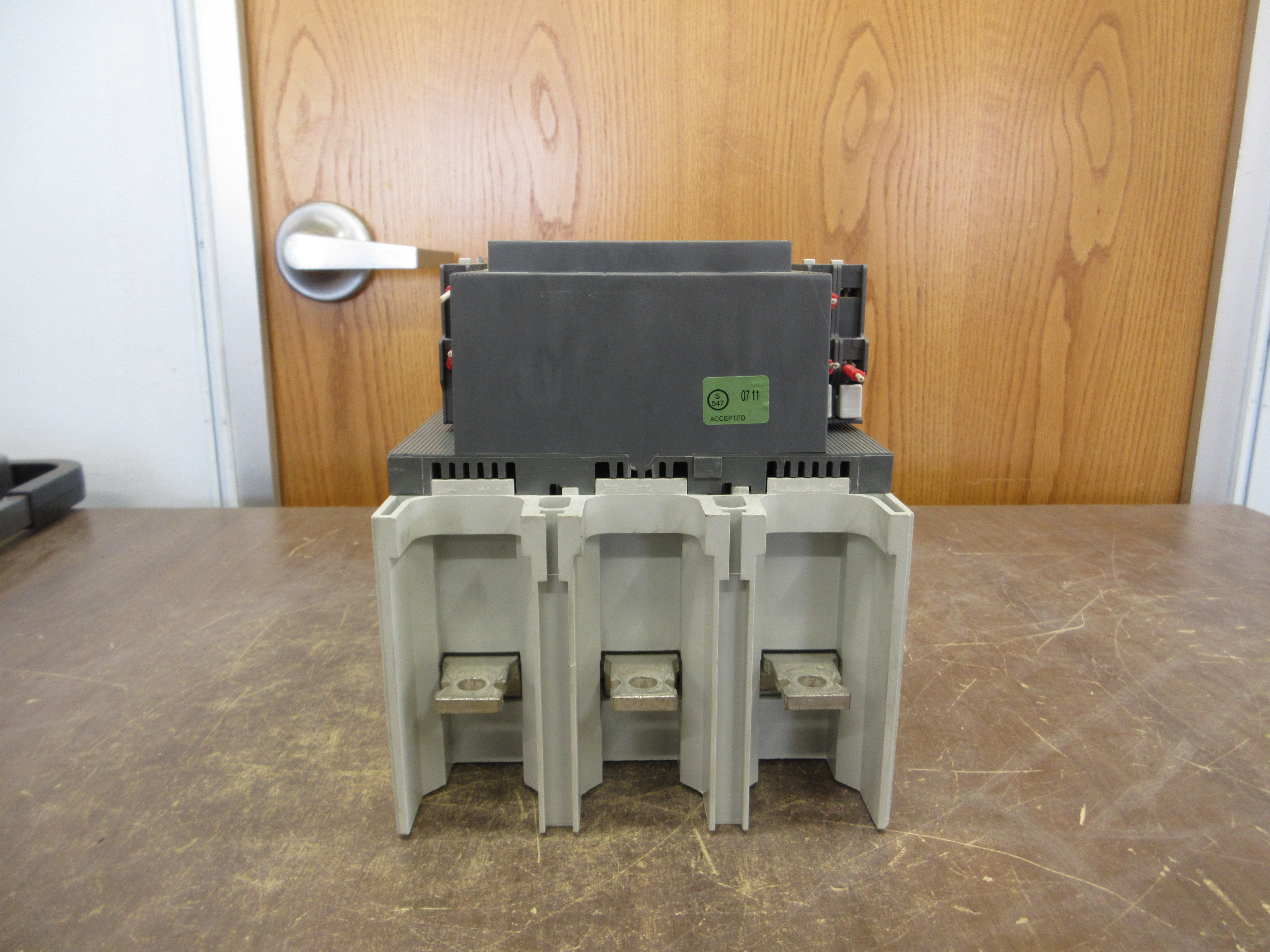 ABB Contactor AF460-30 24-60VDC Coil 650A 600V w/ (3) Aux Contacts Used