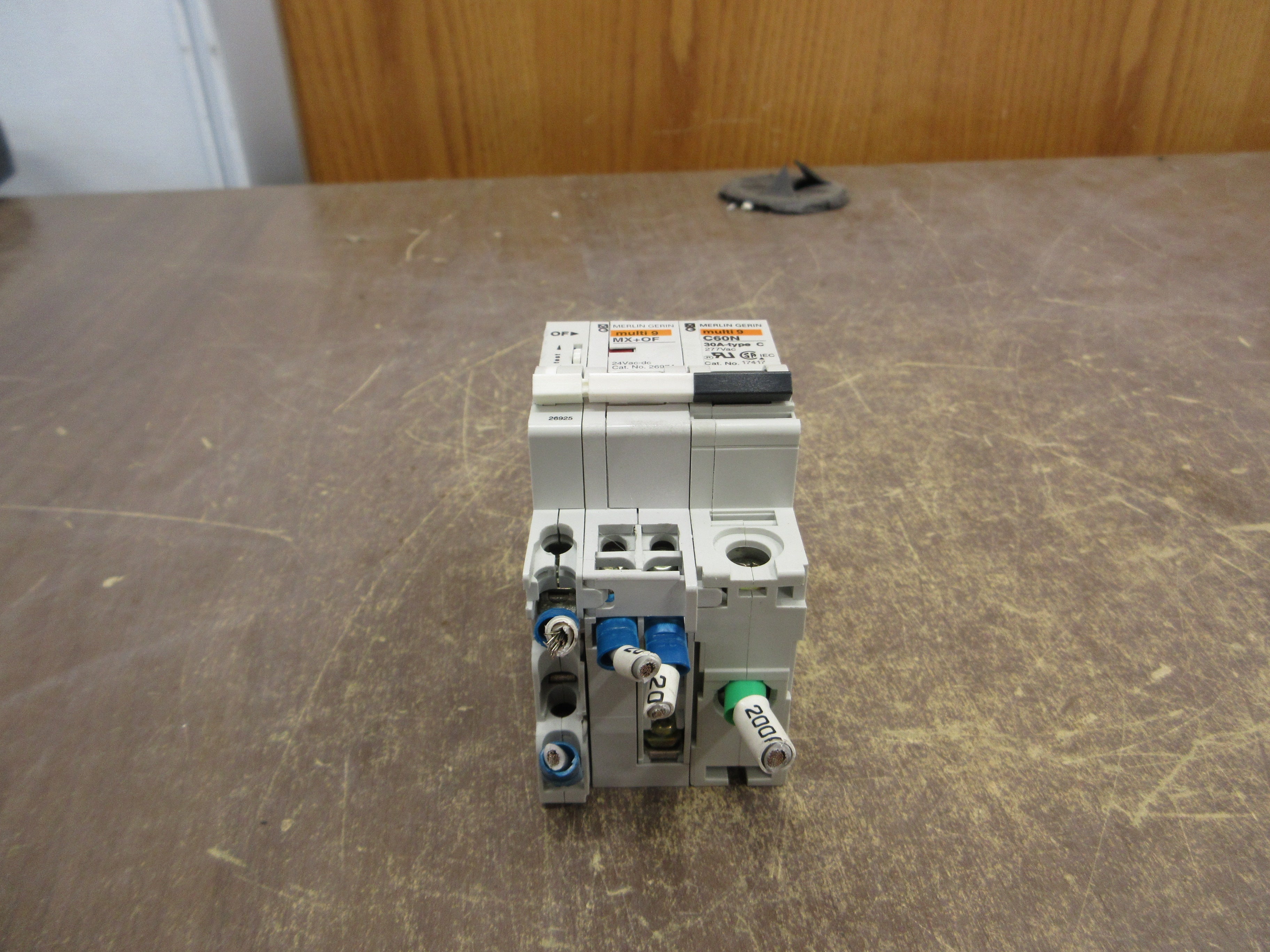 Merlin Gerin Multi 9 C60N Circuit Breaker 17417 30A 277V 1P w/ (2) Adder Poles