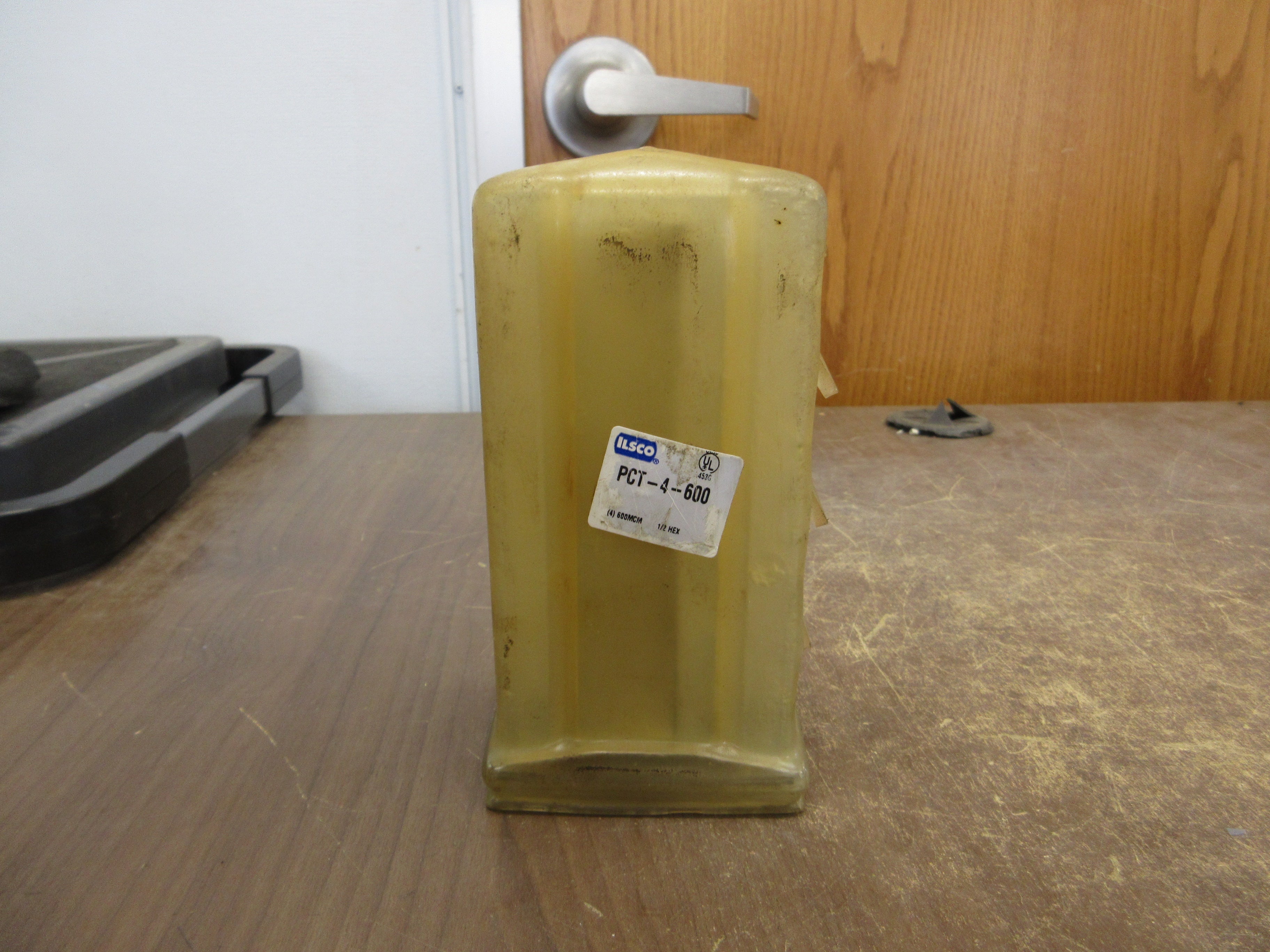 Ilsco ClearTap Insulated Multitap Connector PCT-4-600 (4) 600MCM Used