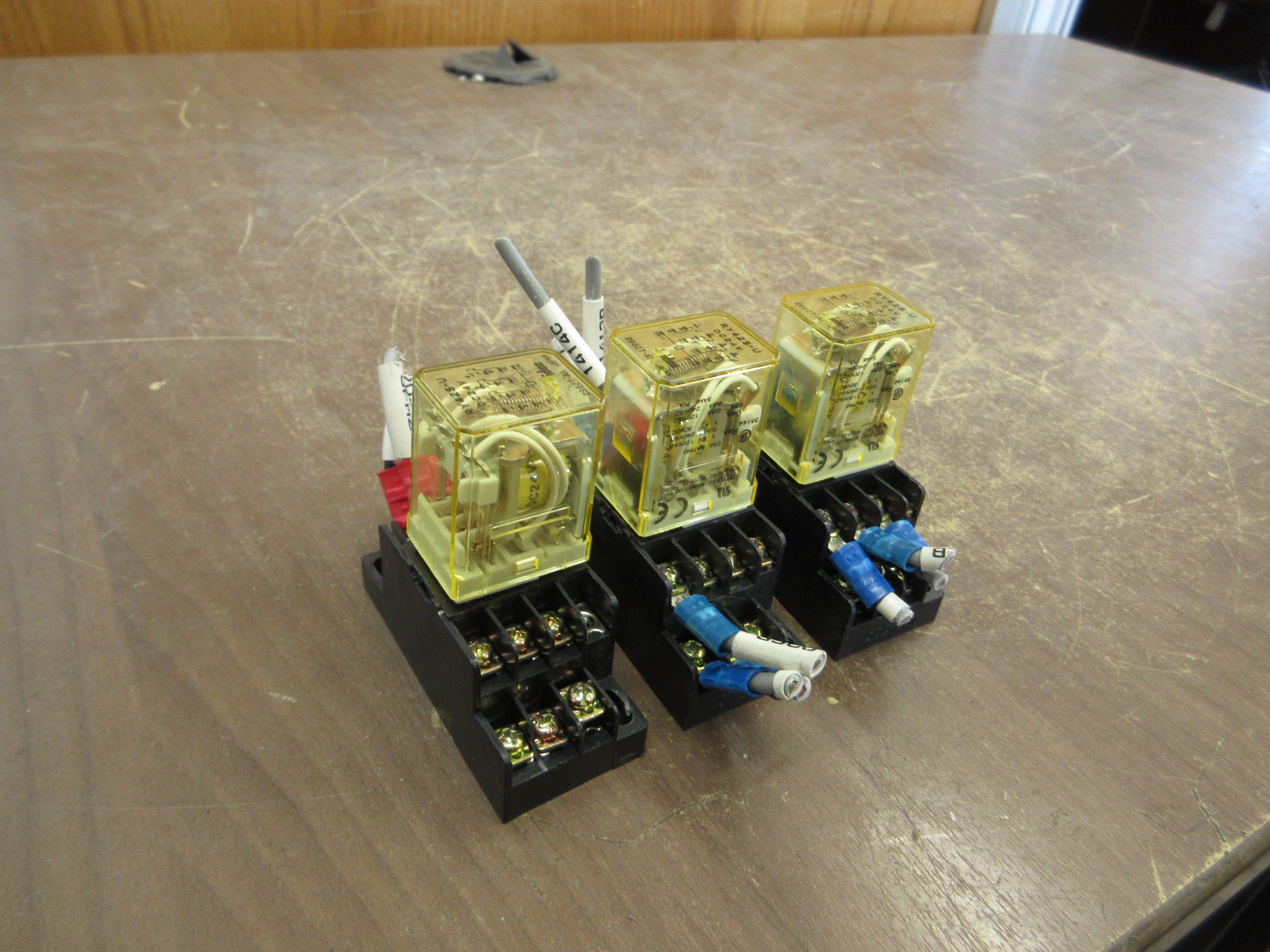 Idec Relay RY42S-U 24VDC Coil w/ Base *Lot of 3* Used