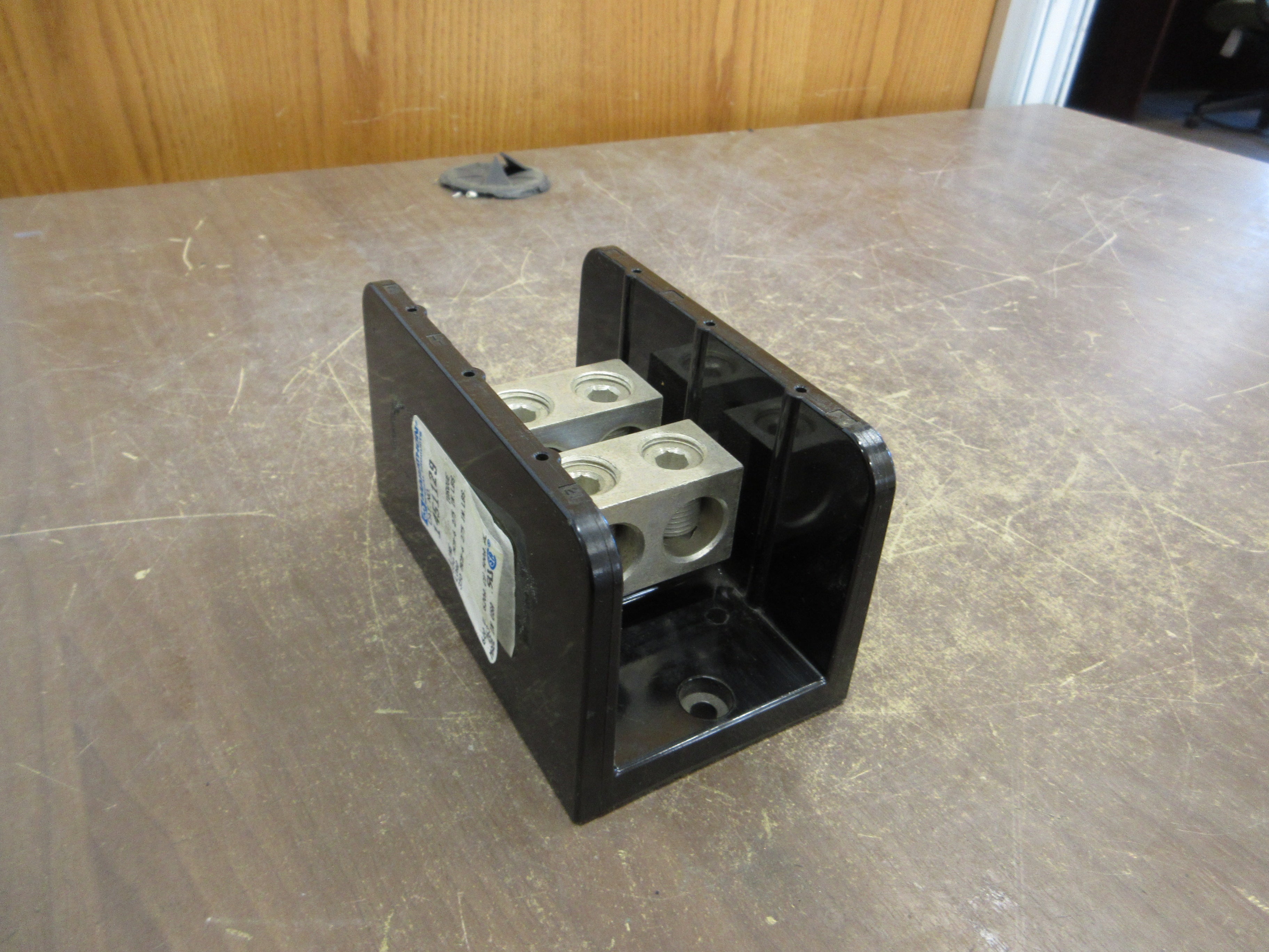 Marathon Power Distribution Block 1451129 620A 600V 1P Line: 350MCM-6 Used