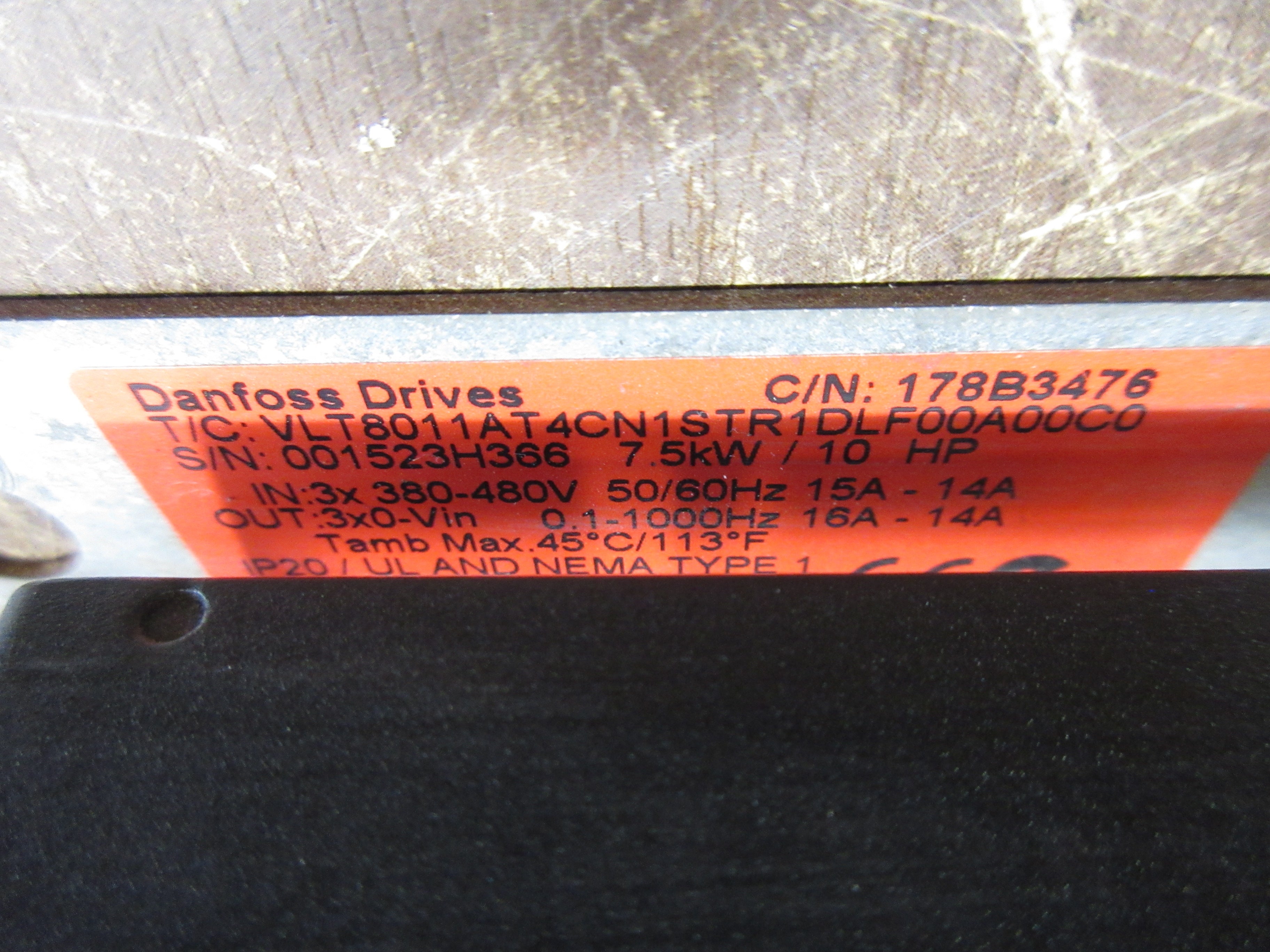 Danfoss VLT 8000 Aqua AC Drive 178B3476 10HP 3Ph w/ Keypad Used