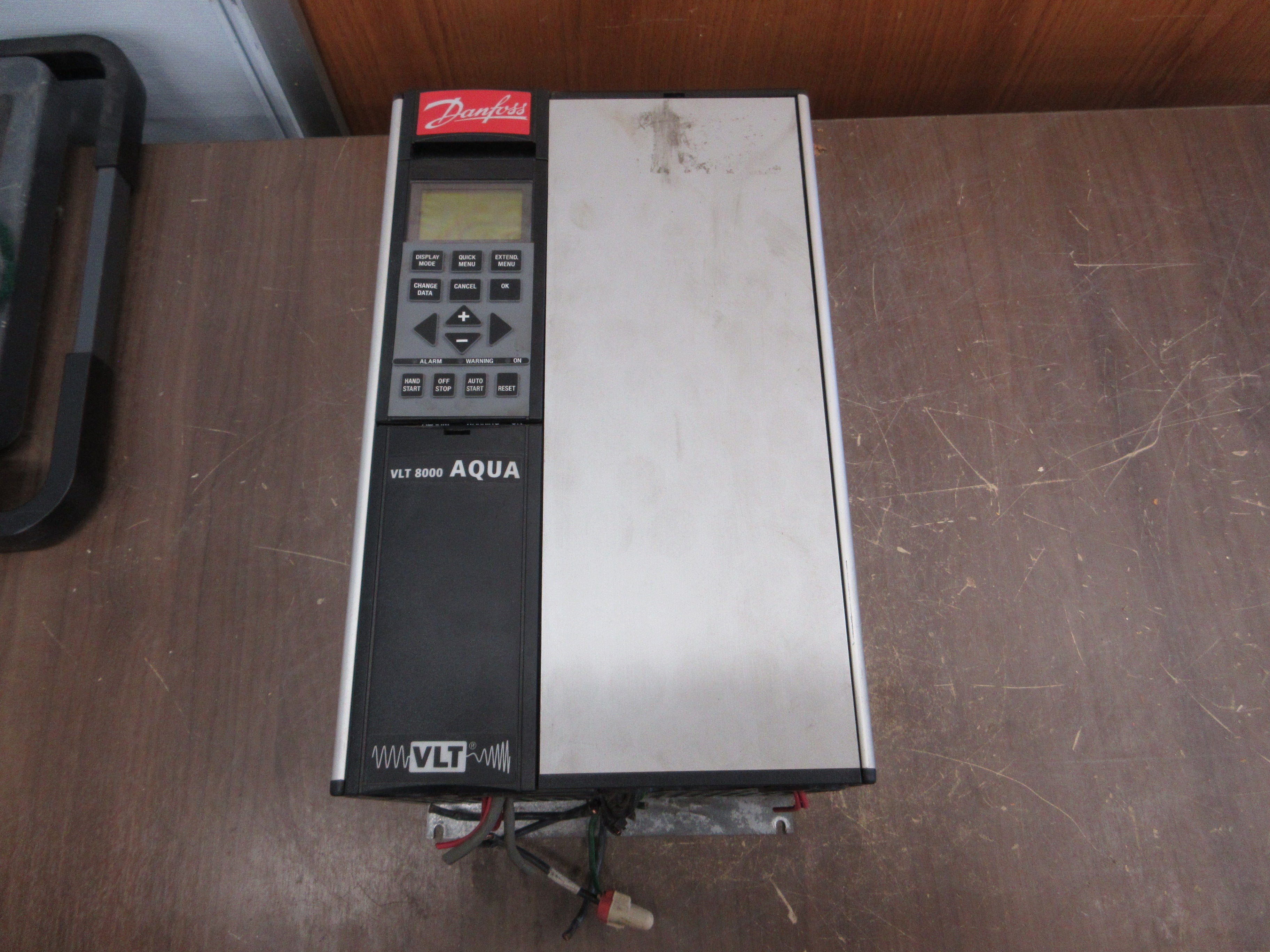 Danfoss VLT 8000 Aqua AC Drive 178B3476 10HP 3Ph w/ Keypad Used