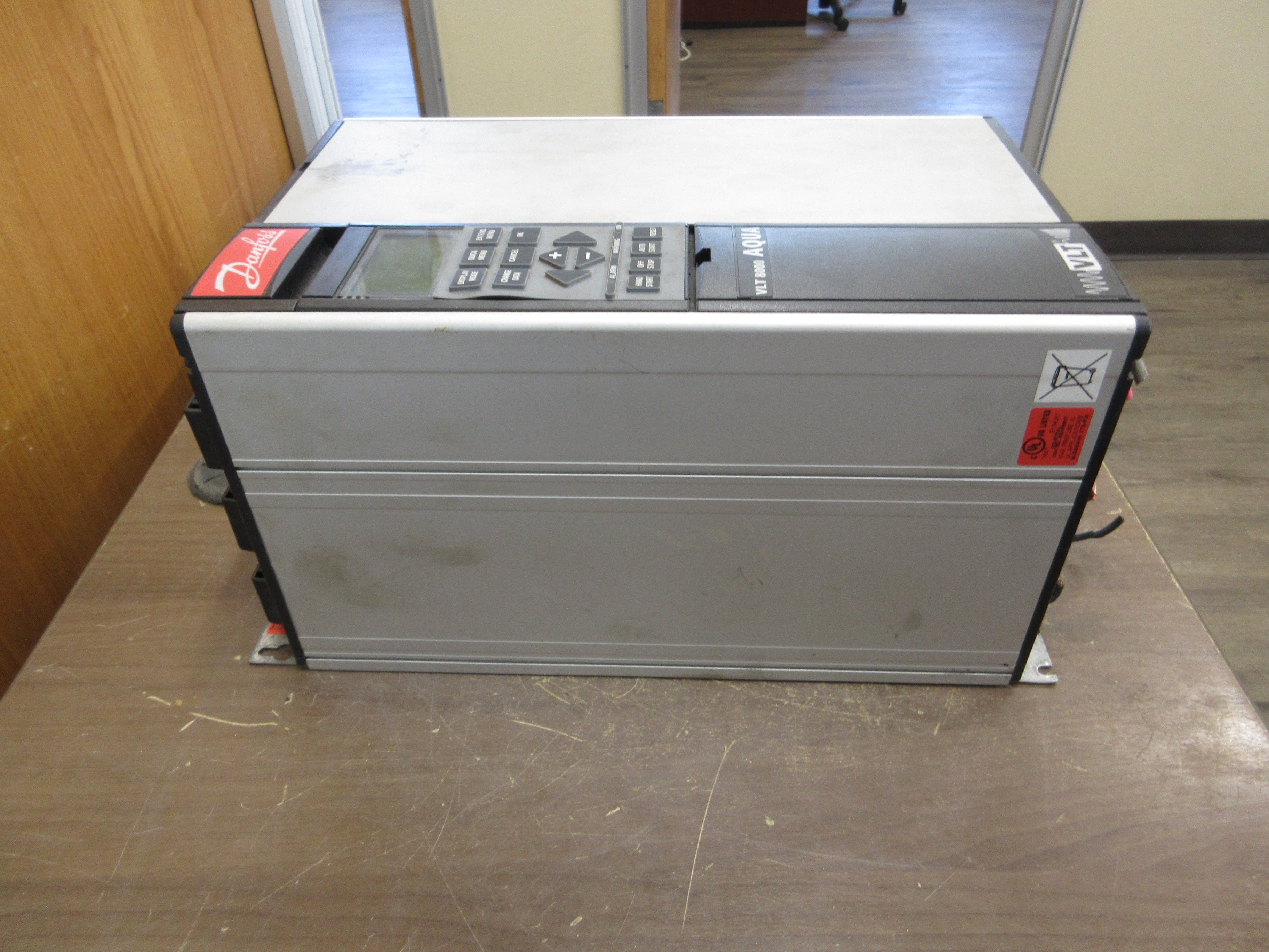 Danfoss VLT 8000 Aqua AC Drive 178B3476 10HP 3Ph w/ Keypad Used