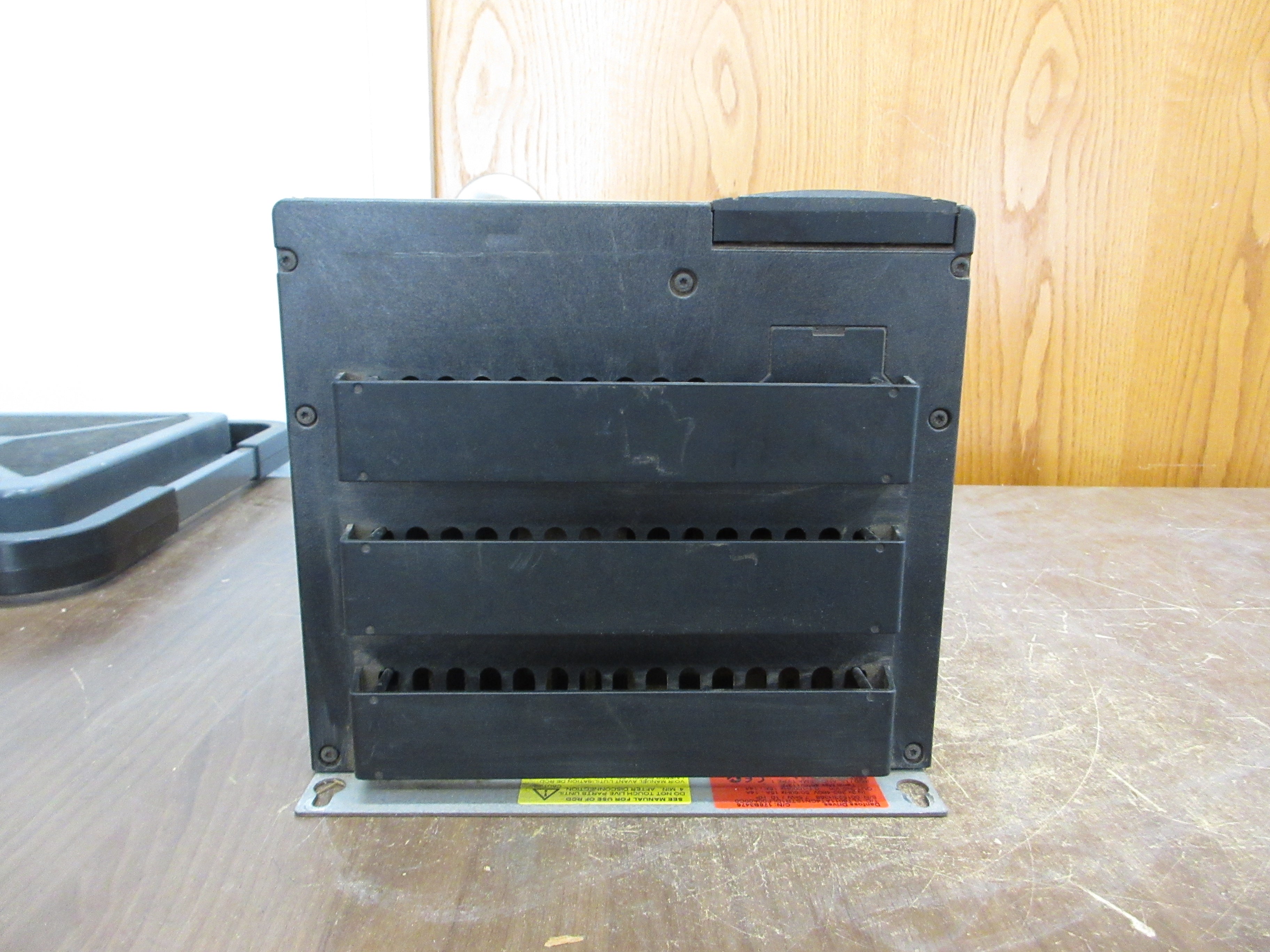 Danfoss VLT 8000 Aqua AC Drive 178B3476 10HP 3Ph w/ Keypad Used