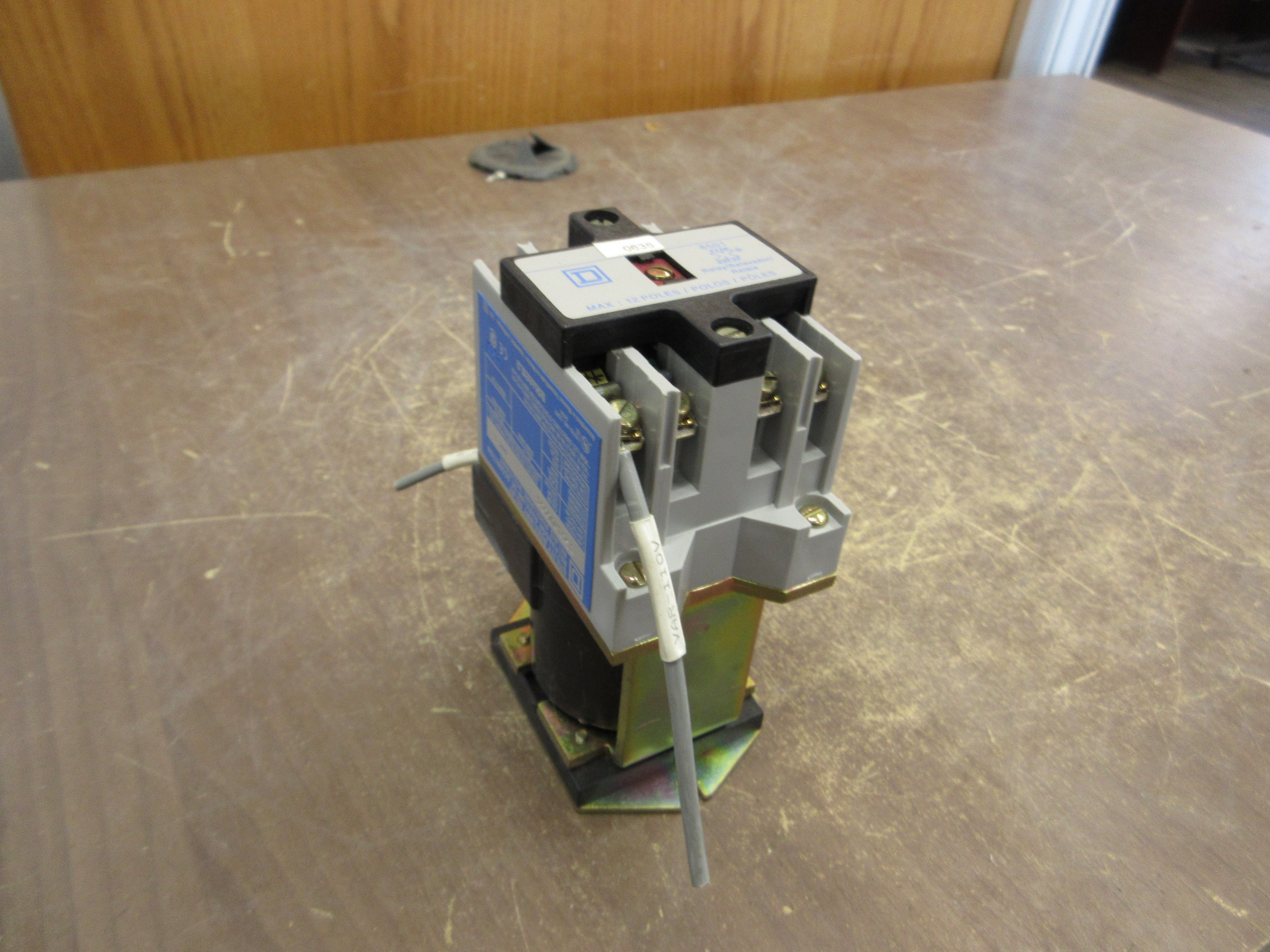 Square D Utility Auxiliary Relay 8501XUD004 Ser. A 125VDC Coil Used