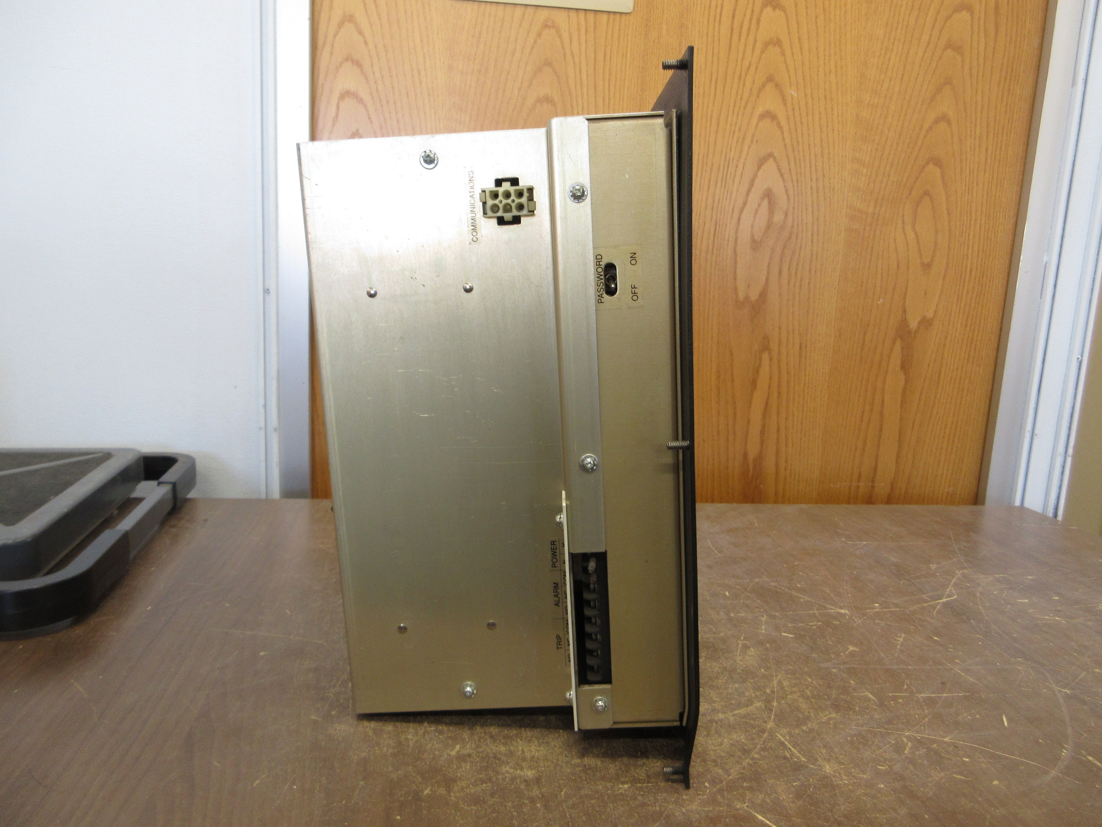 GE Power Leader Meter TMIG01 *Bent Corner* Used