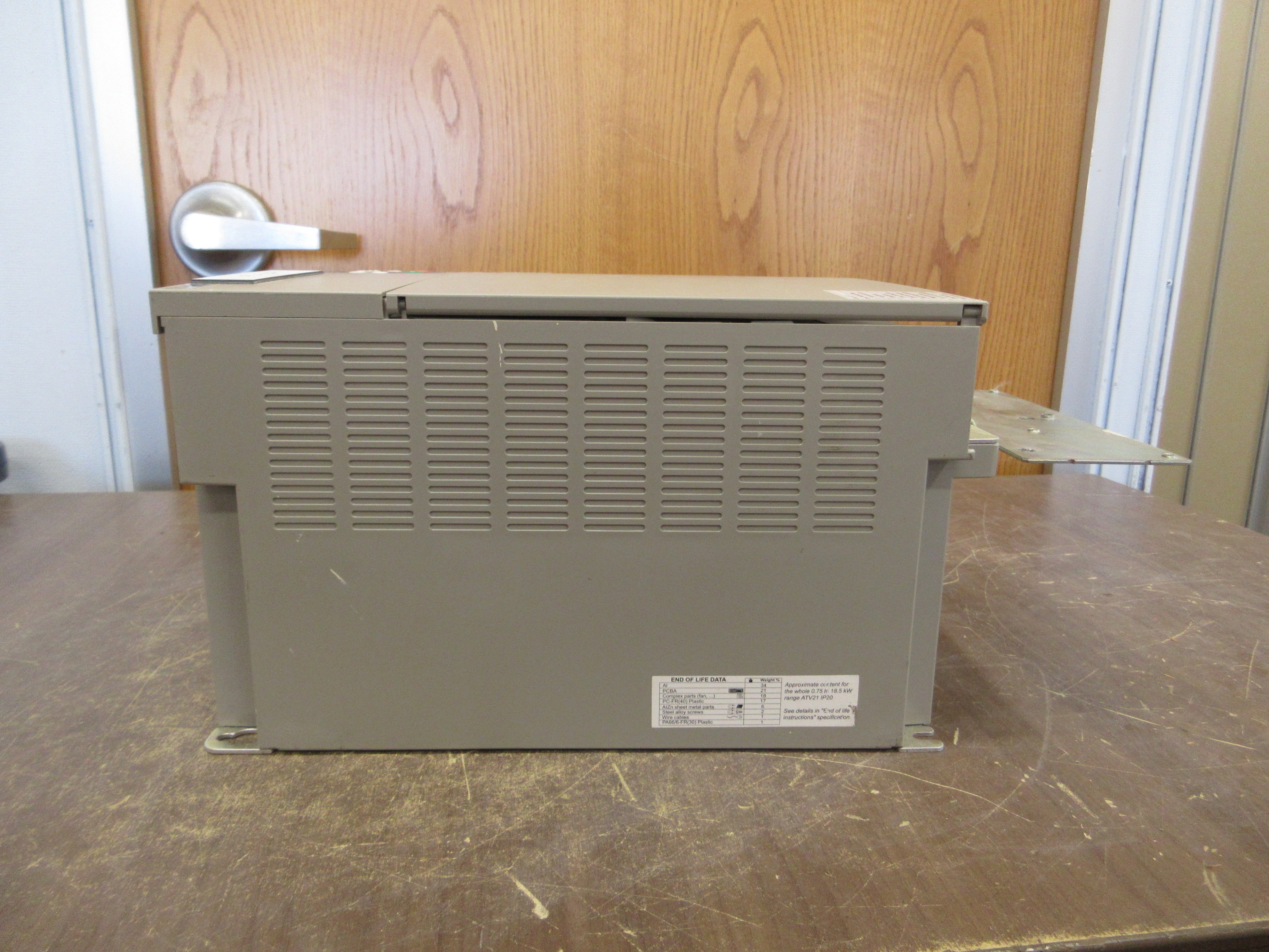 Telemecanique Altivar 21 AC Drive ATV21HD18N4 25HP 3Ph Used