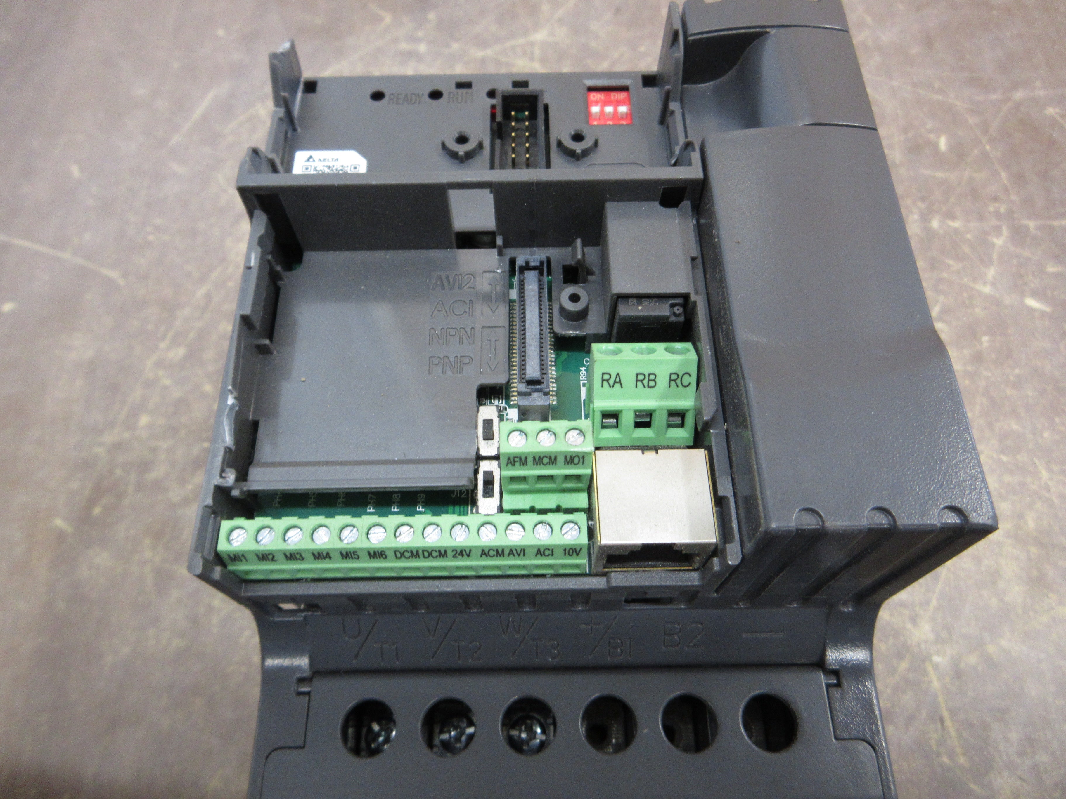 Delta AC Drive VFD007E11A 1HP *No Terminal Cover* *Chipped Corner* Used