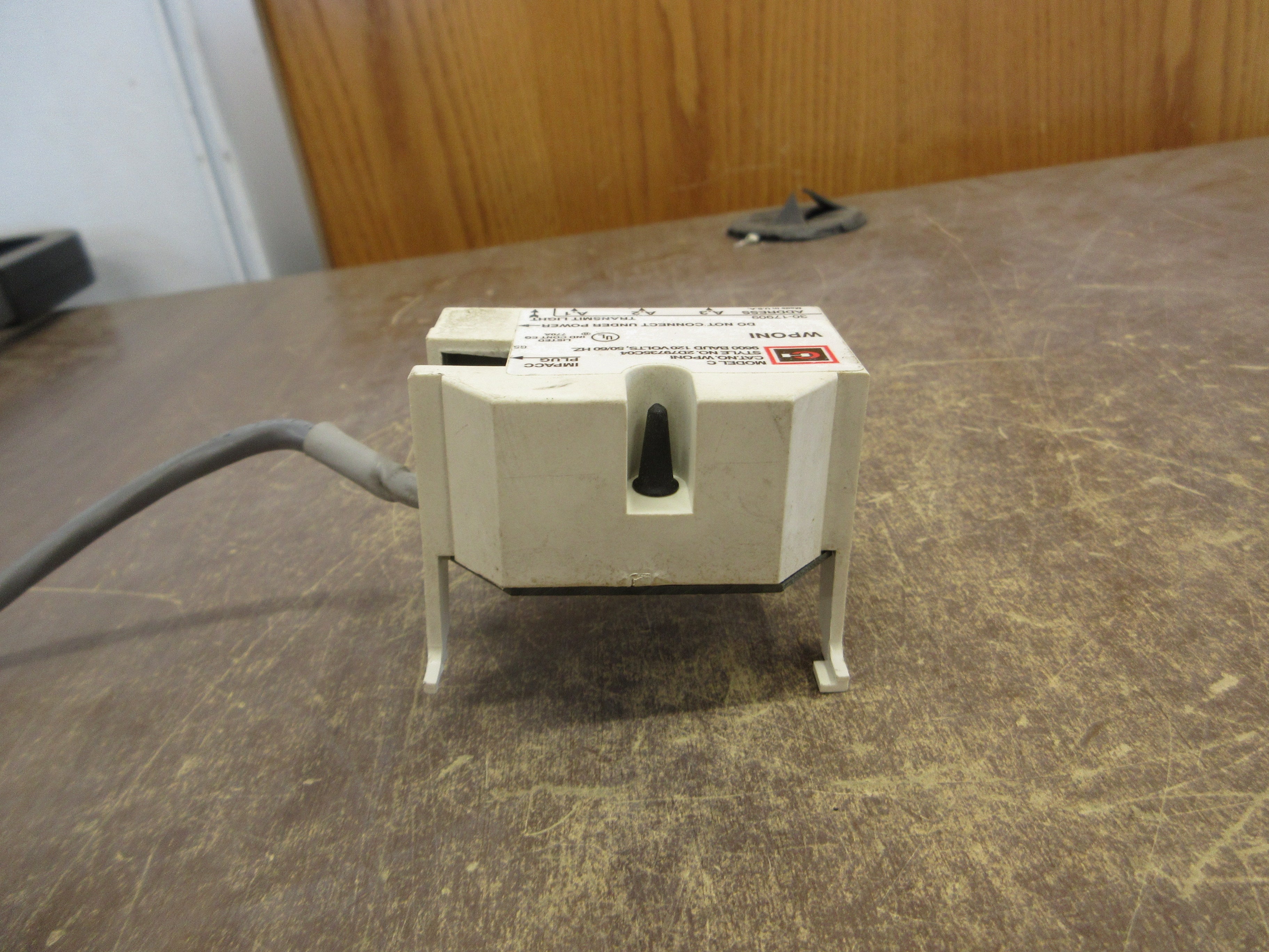 Cutler-Hammer WPONI Module 2D79735C04 Model C 9600 BAUD 120V 50/60Hz *Cut Cord*