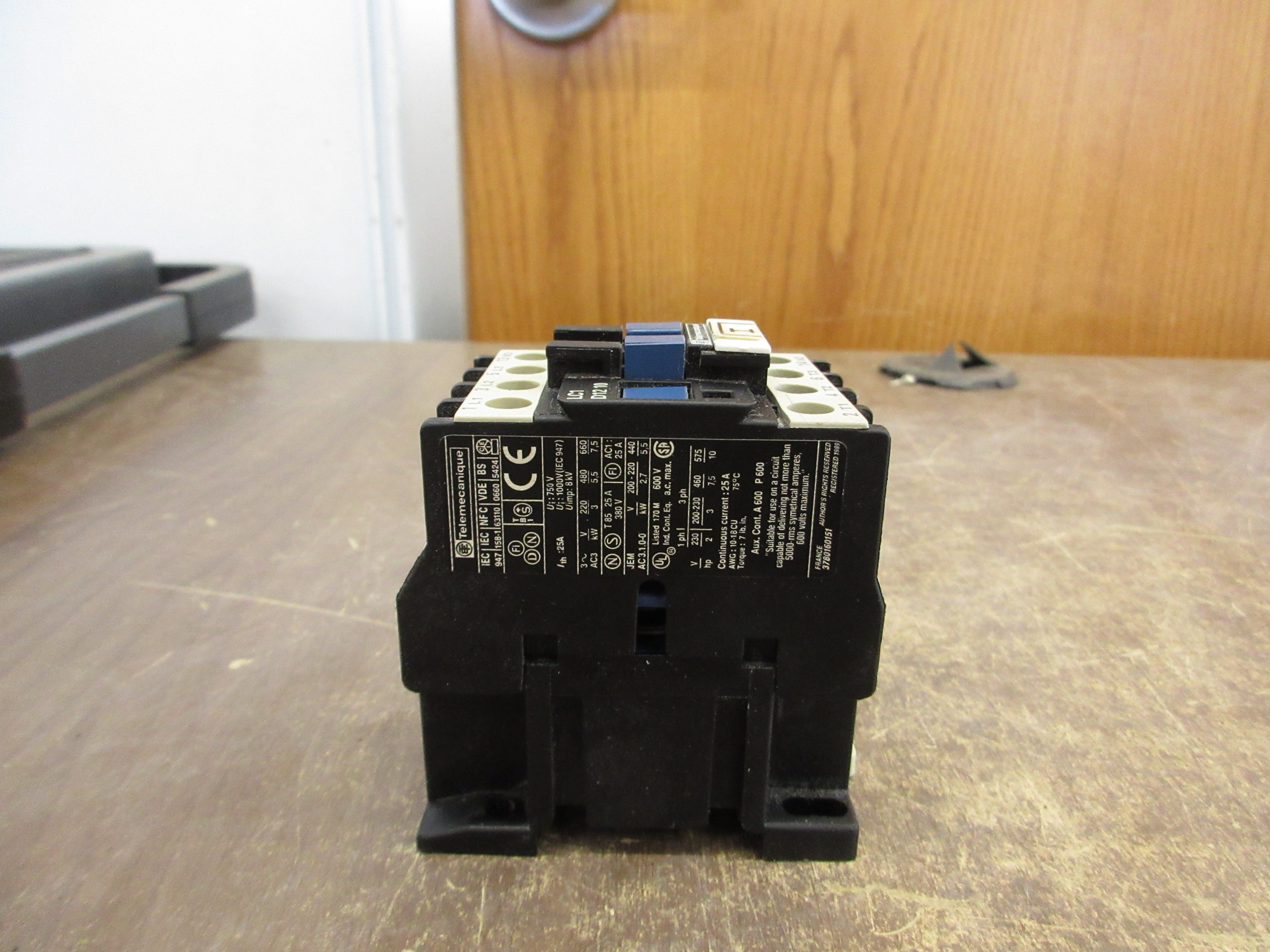Telemecanique Contactor LC1 D12 10 120V Coil 25A 600V Used
