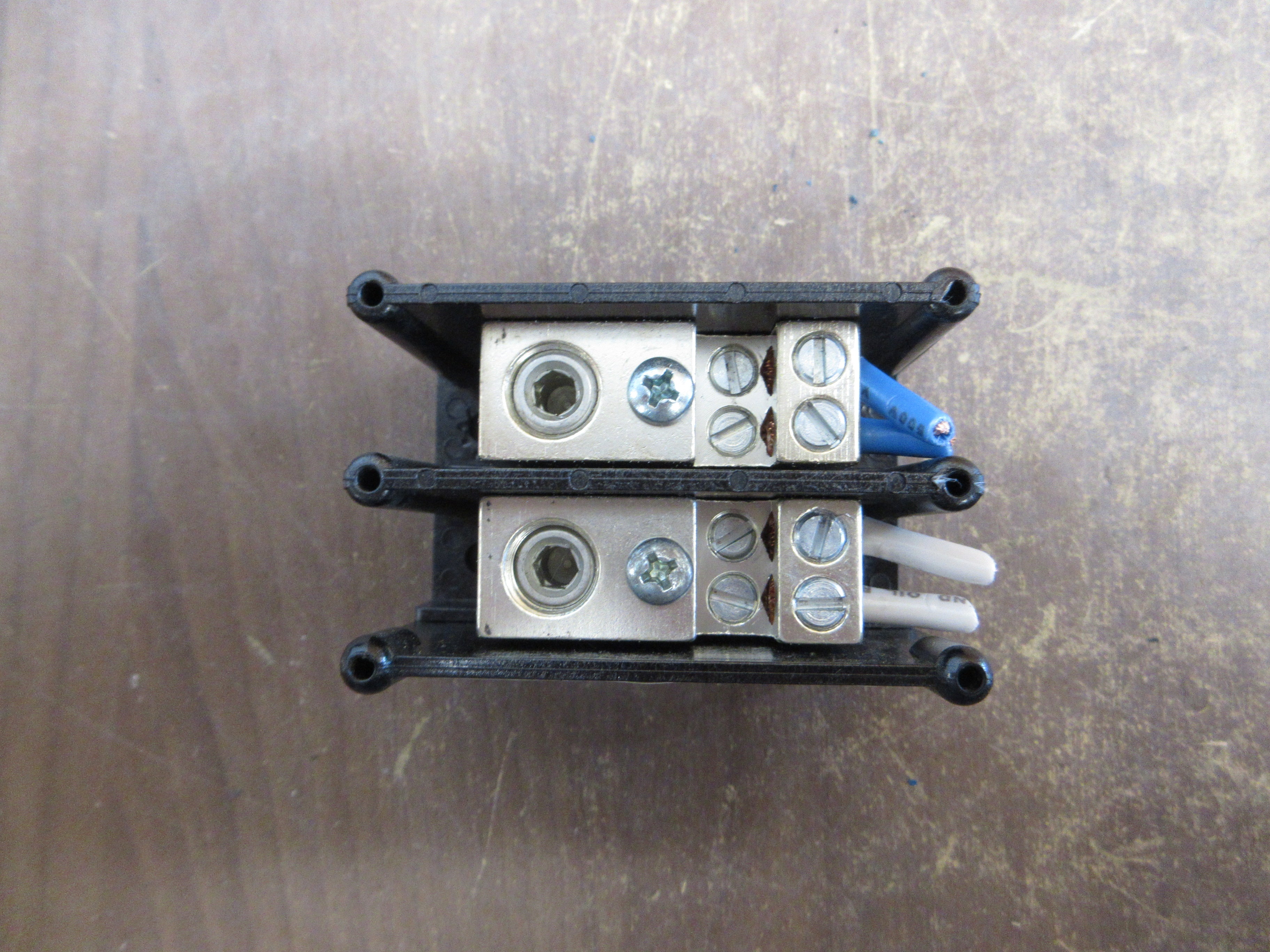 Gould Shawmut Power Distribution Block 63132 2P 600V Used