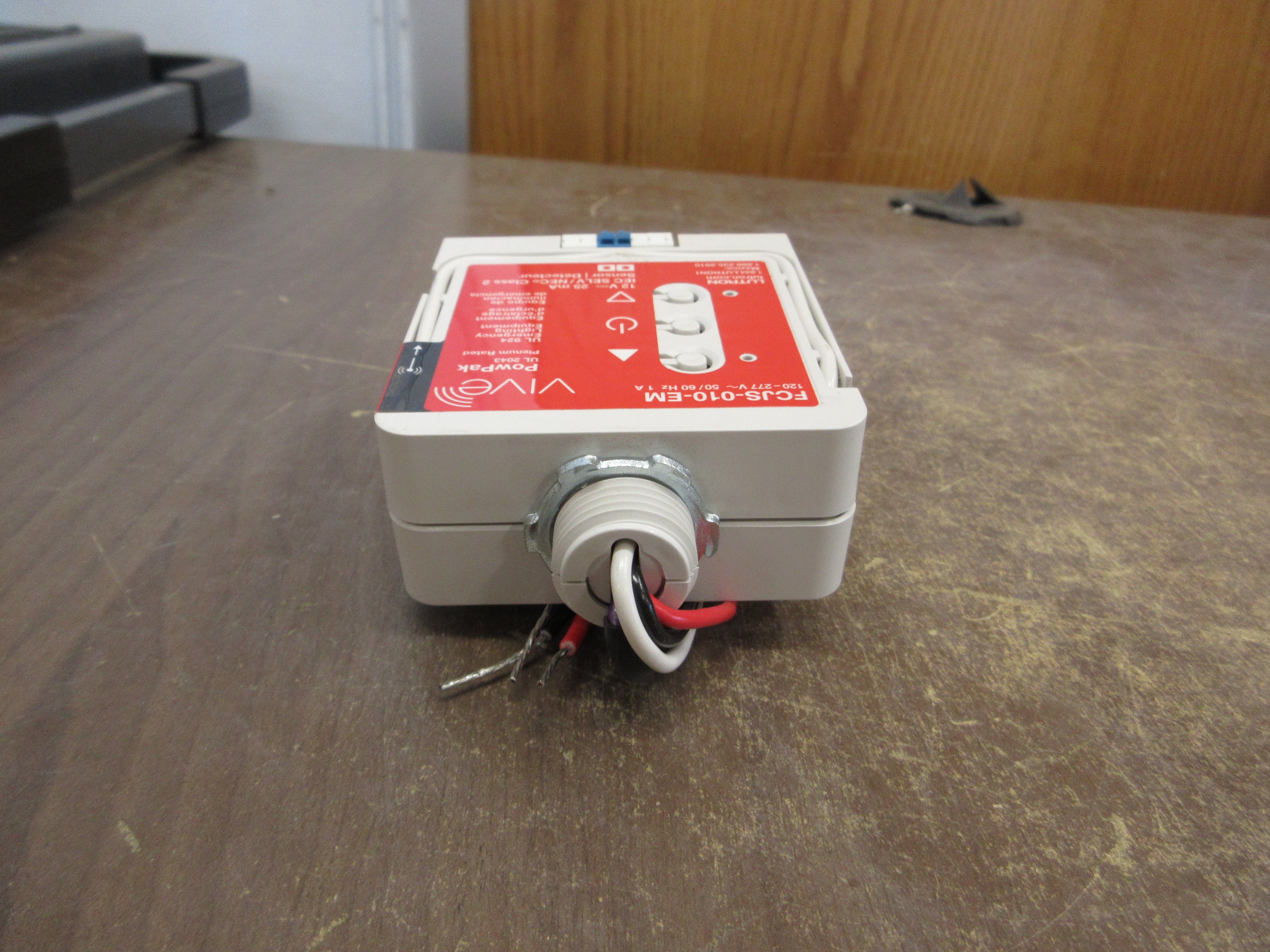 Lutron PowPak Wireless Fixture Control FCJS-010-EM 120-277VAC 0-10VDC