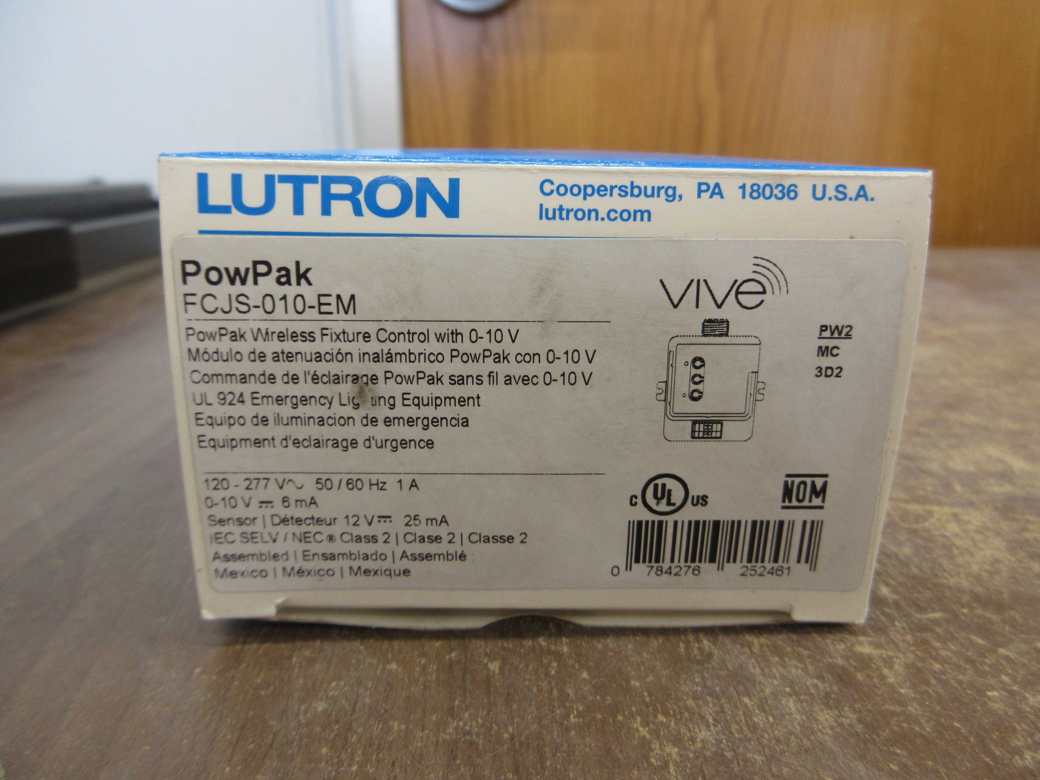 Lutron PowPak Wireless Fixture Control FCJS-010-EM 120-277VAC 0-10VDC