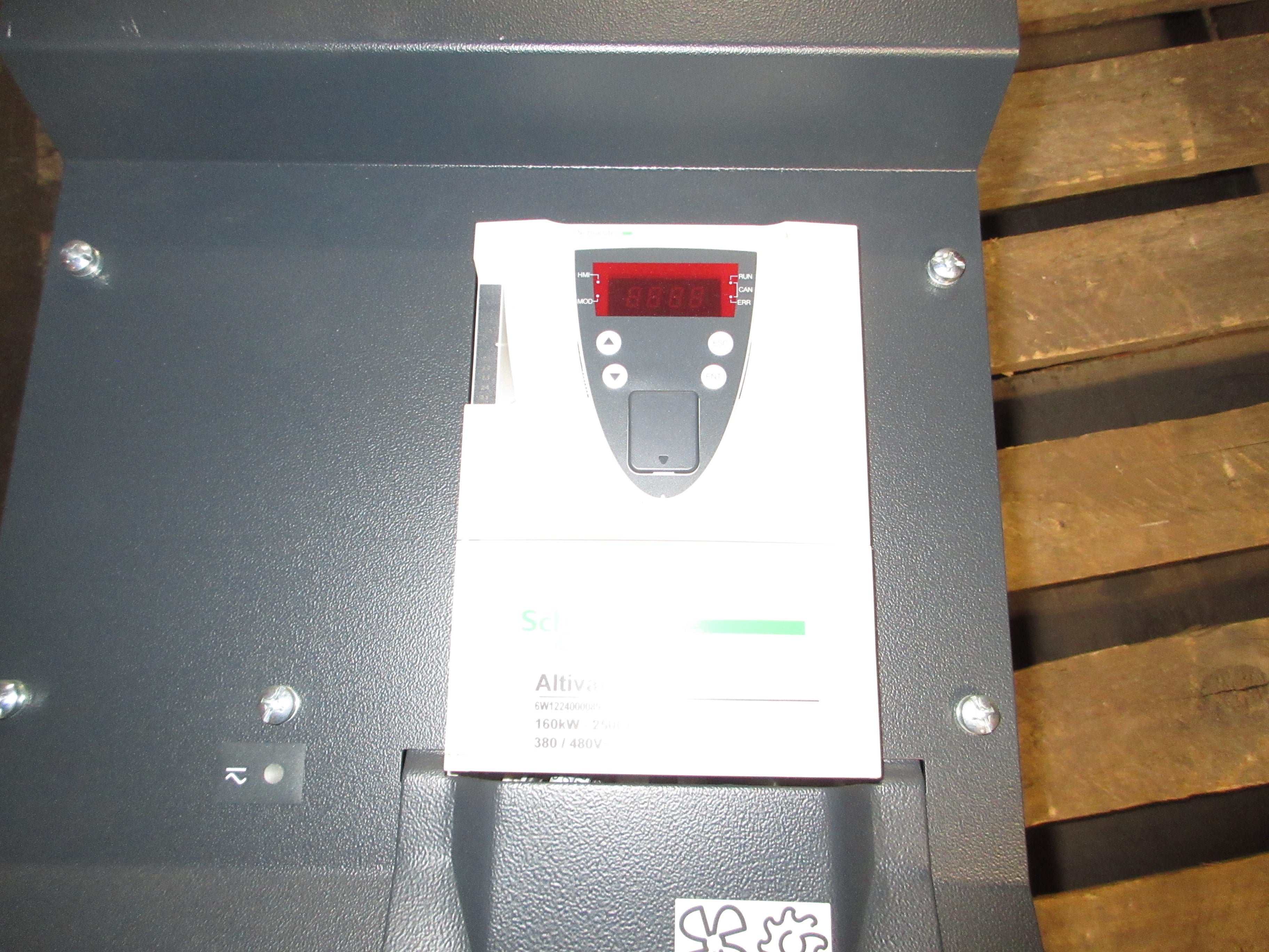 Schneider Electric Altivar 61 AC Drive ATV61HC16N4D 250HP 3Ph Used