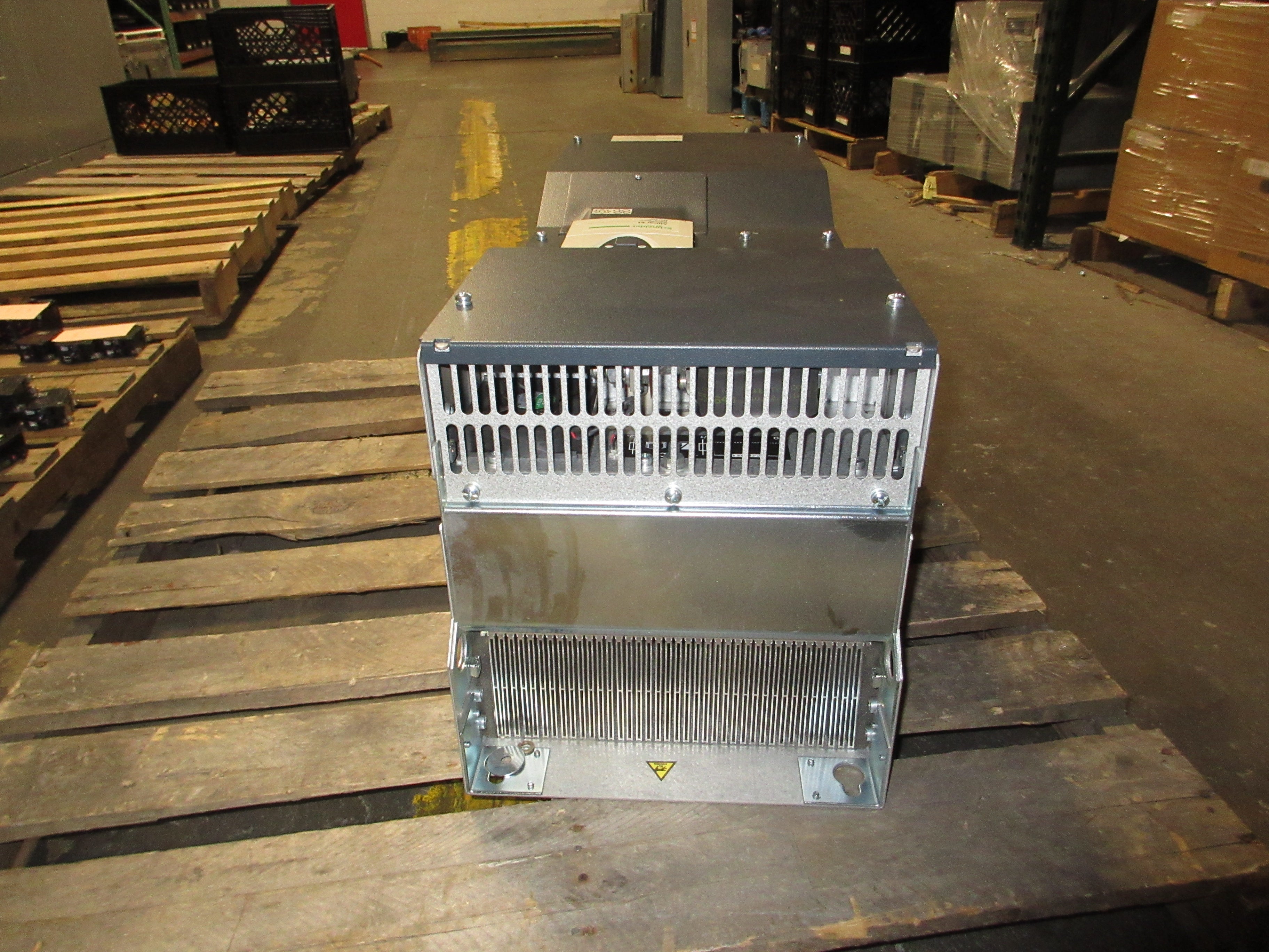 Schneider Electric Altivar 61 AC Drive ATV61HC16N4D 250HP 3Ph Used