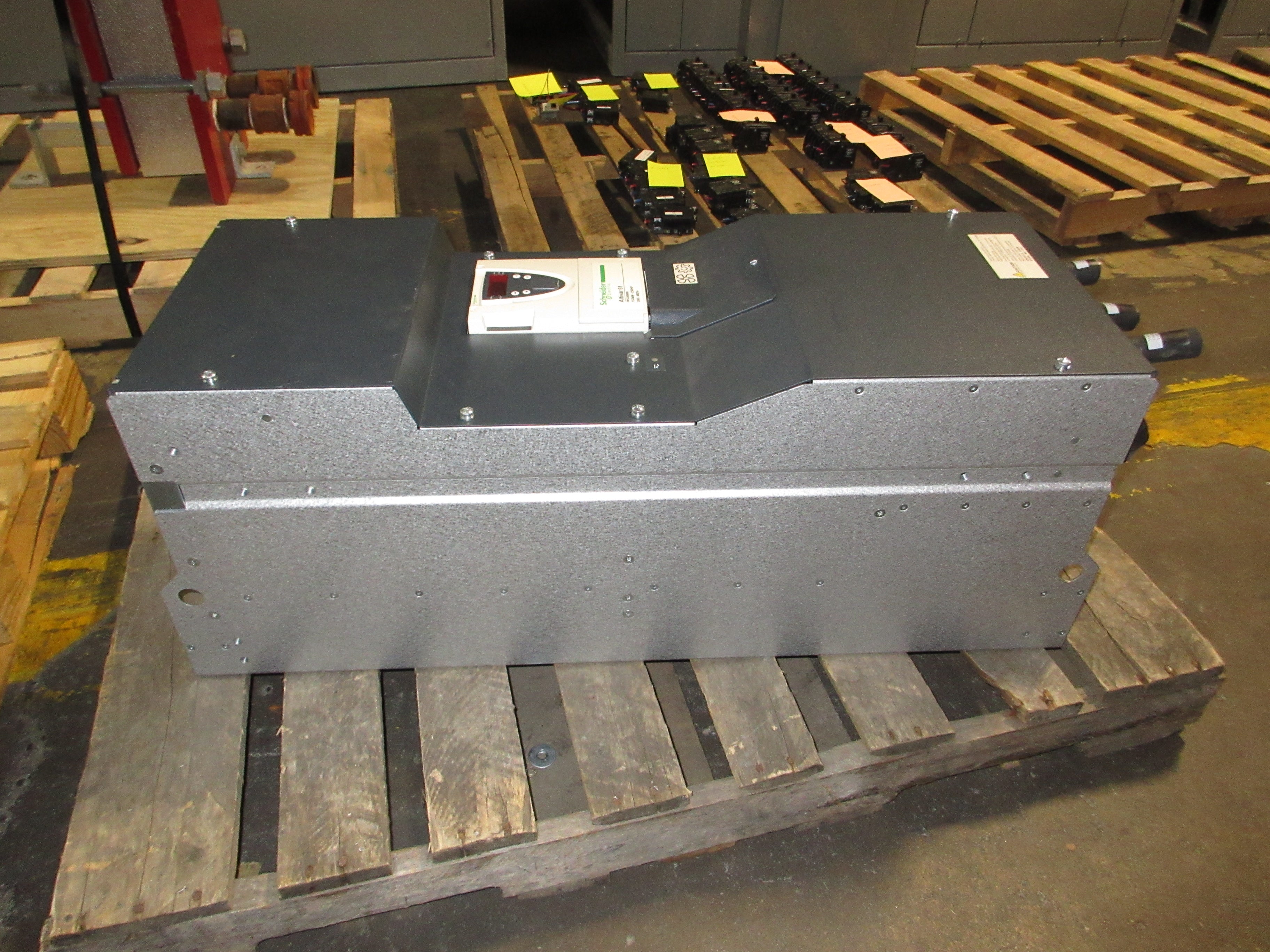 Schneider Electric Altivar 61 AC Drive ATV61HC16N4D 250HP 3Ph Used