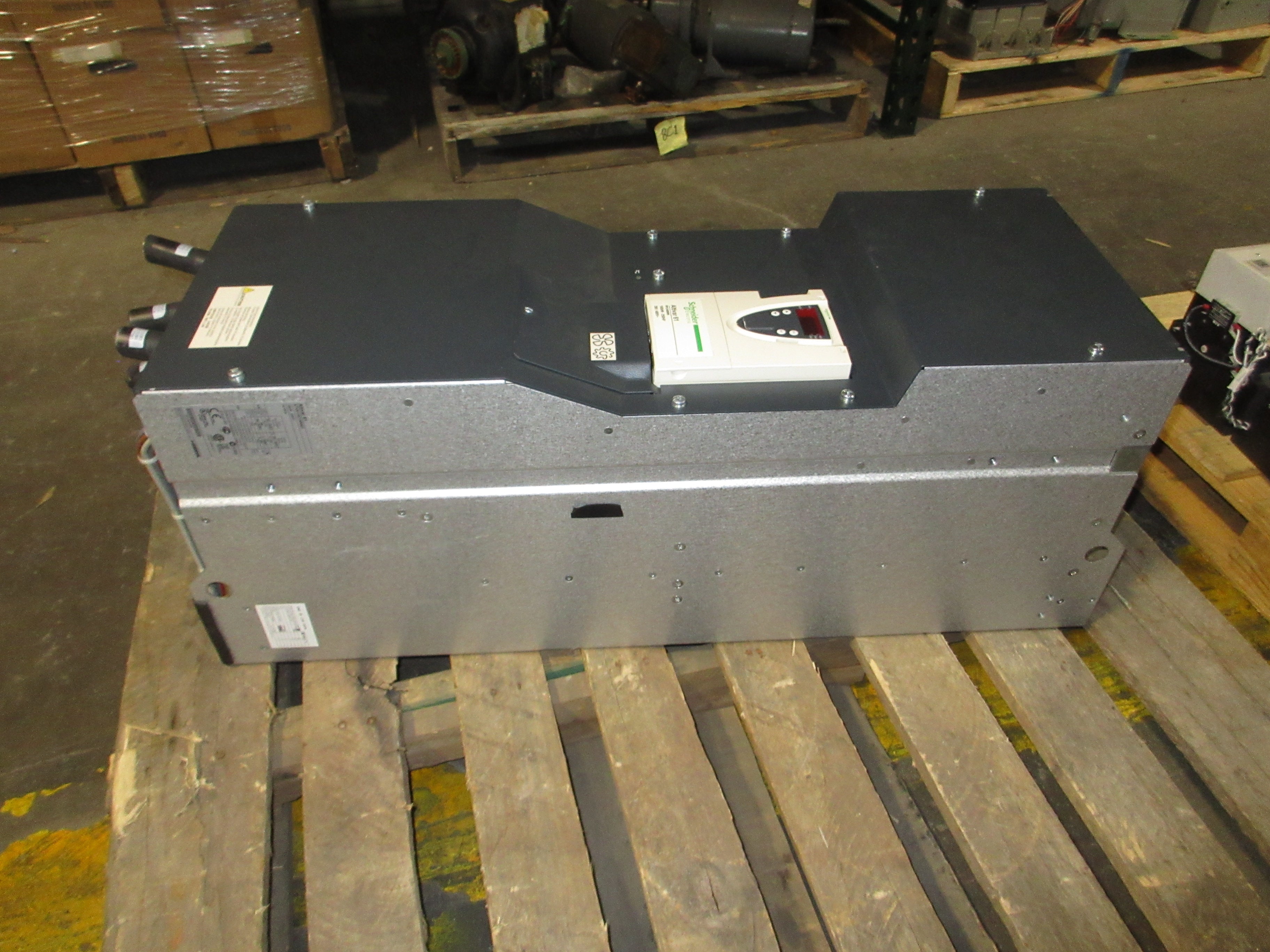 Schneider Electric Altivar 61 AC Drive ATV61HC16N4D 250HP 3Ph Used