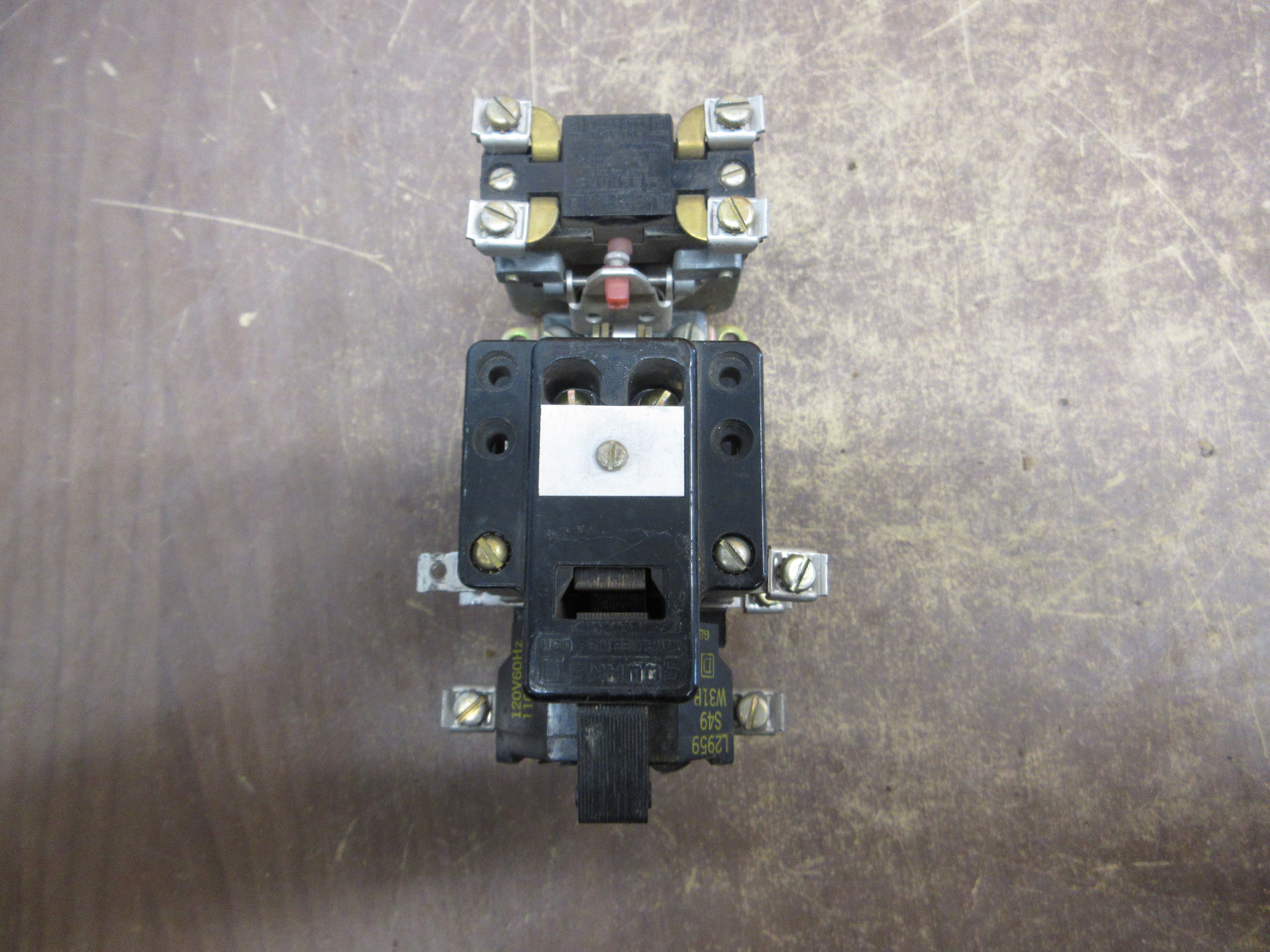 Square D Timing Relay 8501 DEO-20 Ser. A 120V Coil *Missing (2) Terminal Screws*