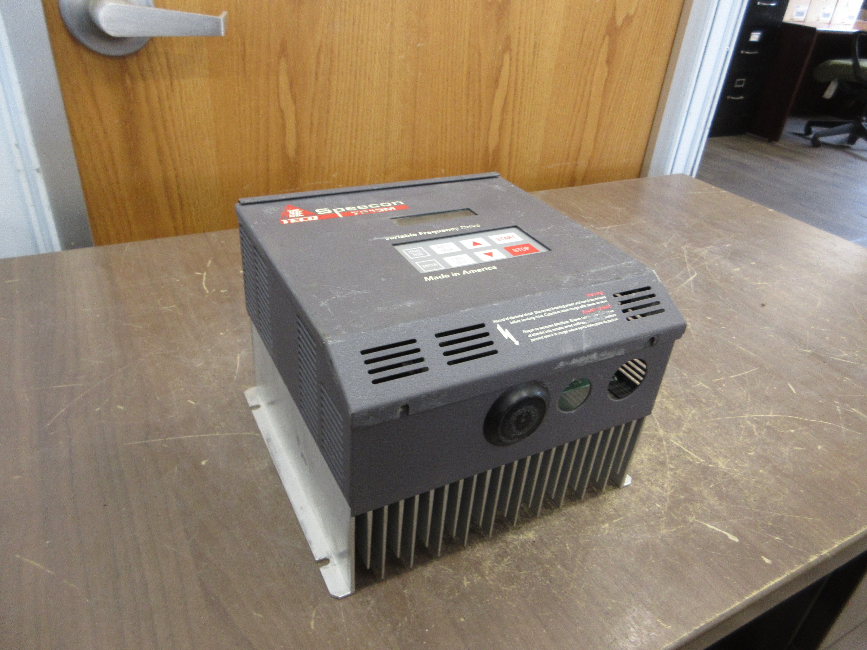 Teco Speecon 7210M AC Drive M2-0050-311 5HP 3Ph *No Cover Screws* Used
