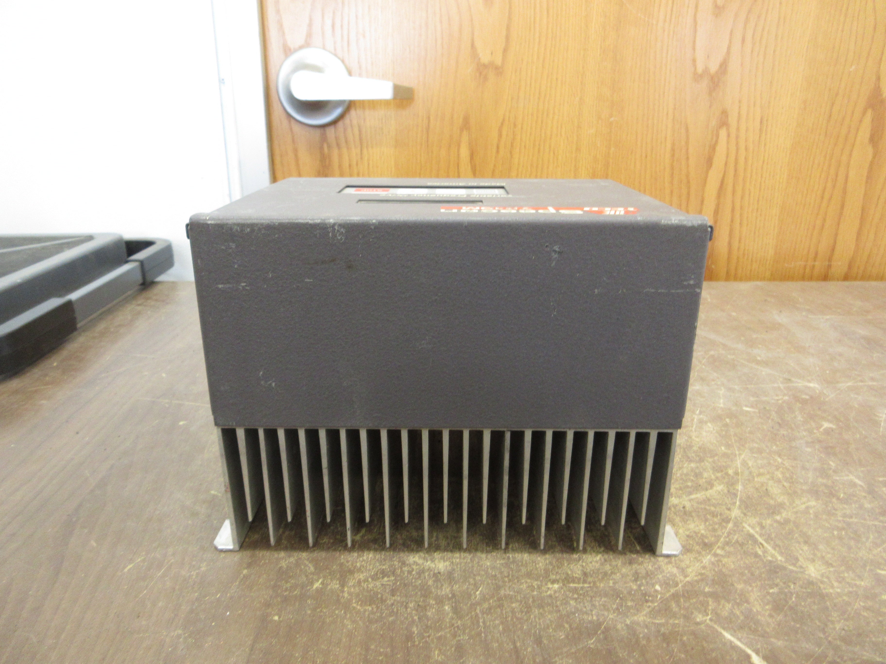 Teco Speecon 7210M AC Drive M2-0050-311 5HP 3Ph *No Cover Screws* Used