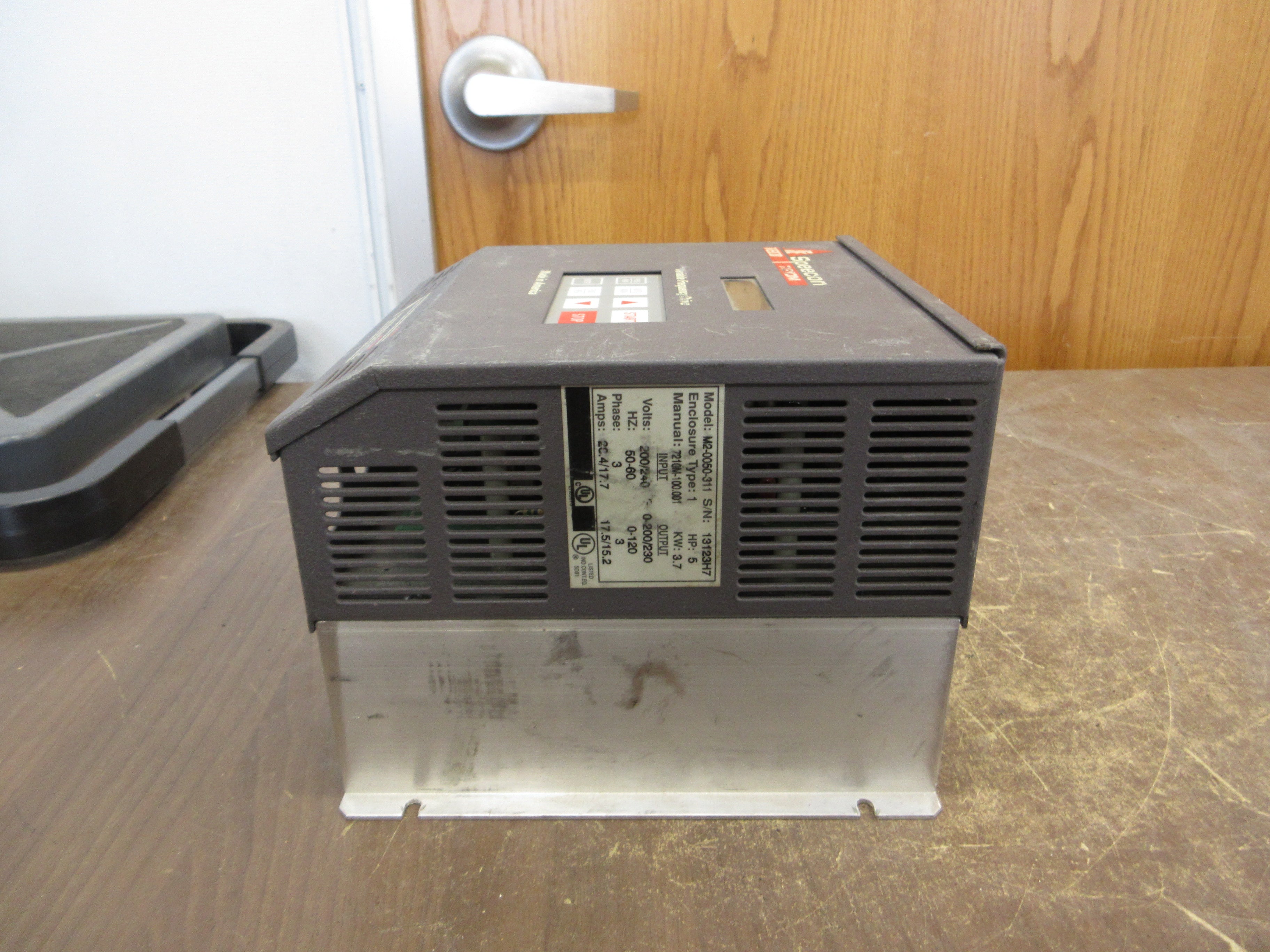 Teco Speecon 7210M AC Drive M2-0050-311 5HP 3Ph *No Cover Screws* Used