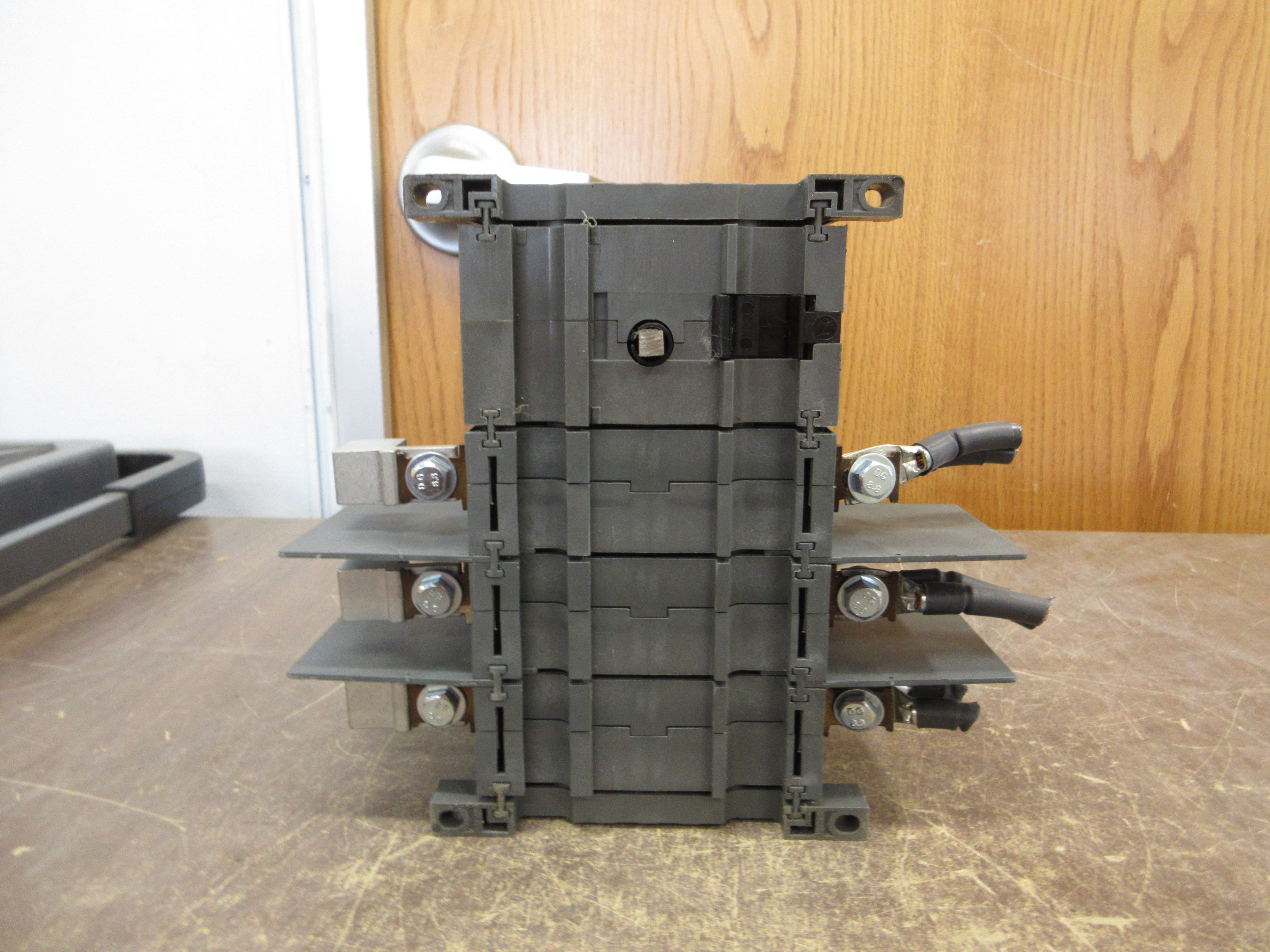 ABB Fusible Disconnect Switch OS 100J03 100A 600V 3P (3) 80A Fuses Used