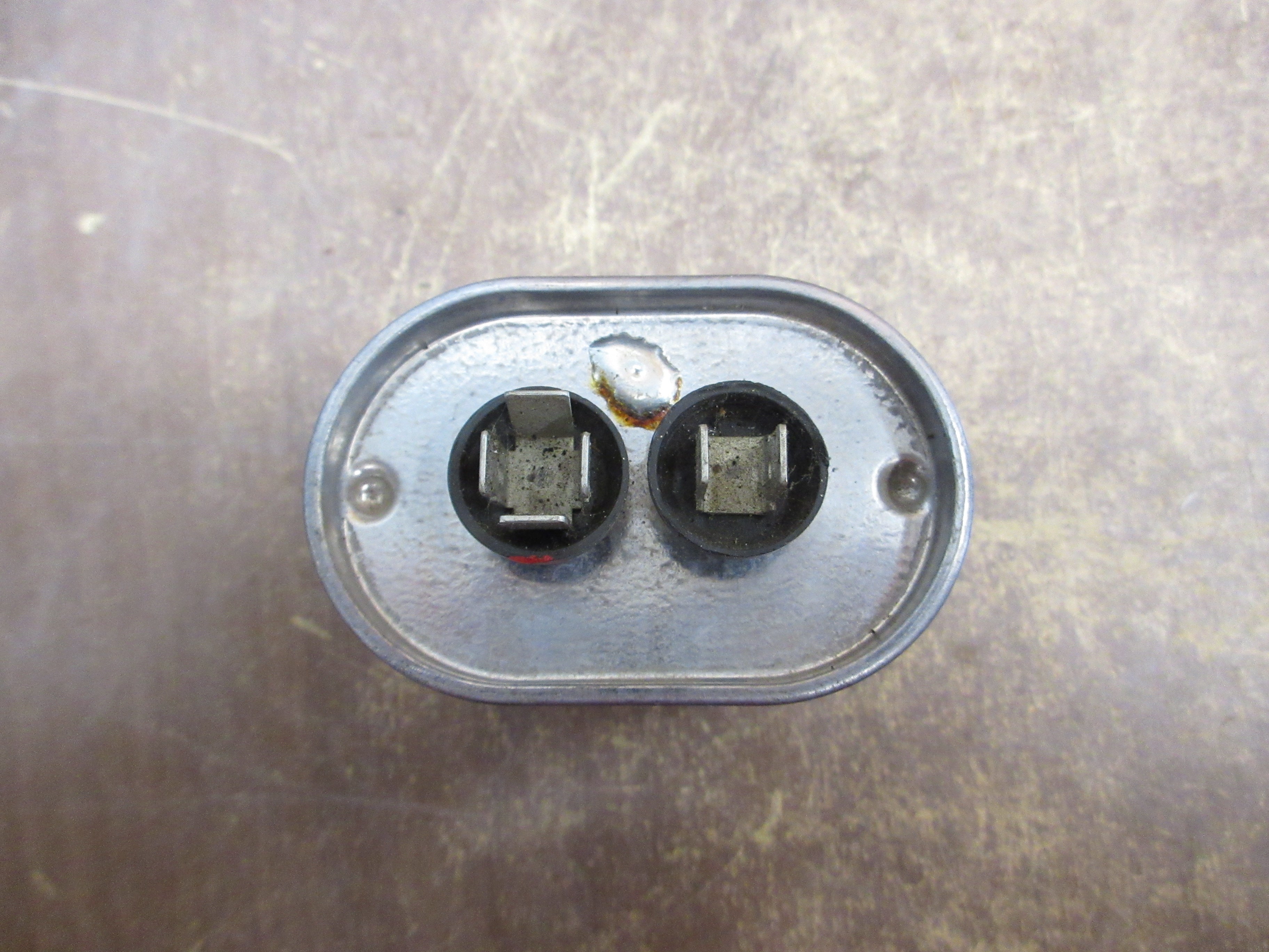 GE Capacitor 21L3110 10uF 370VAC 60Hz Used