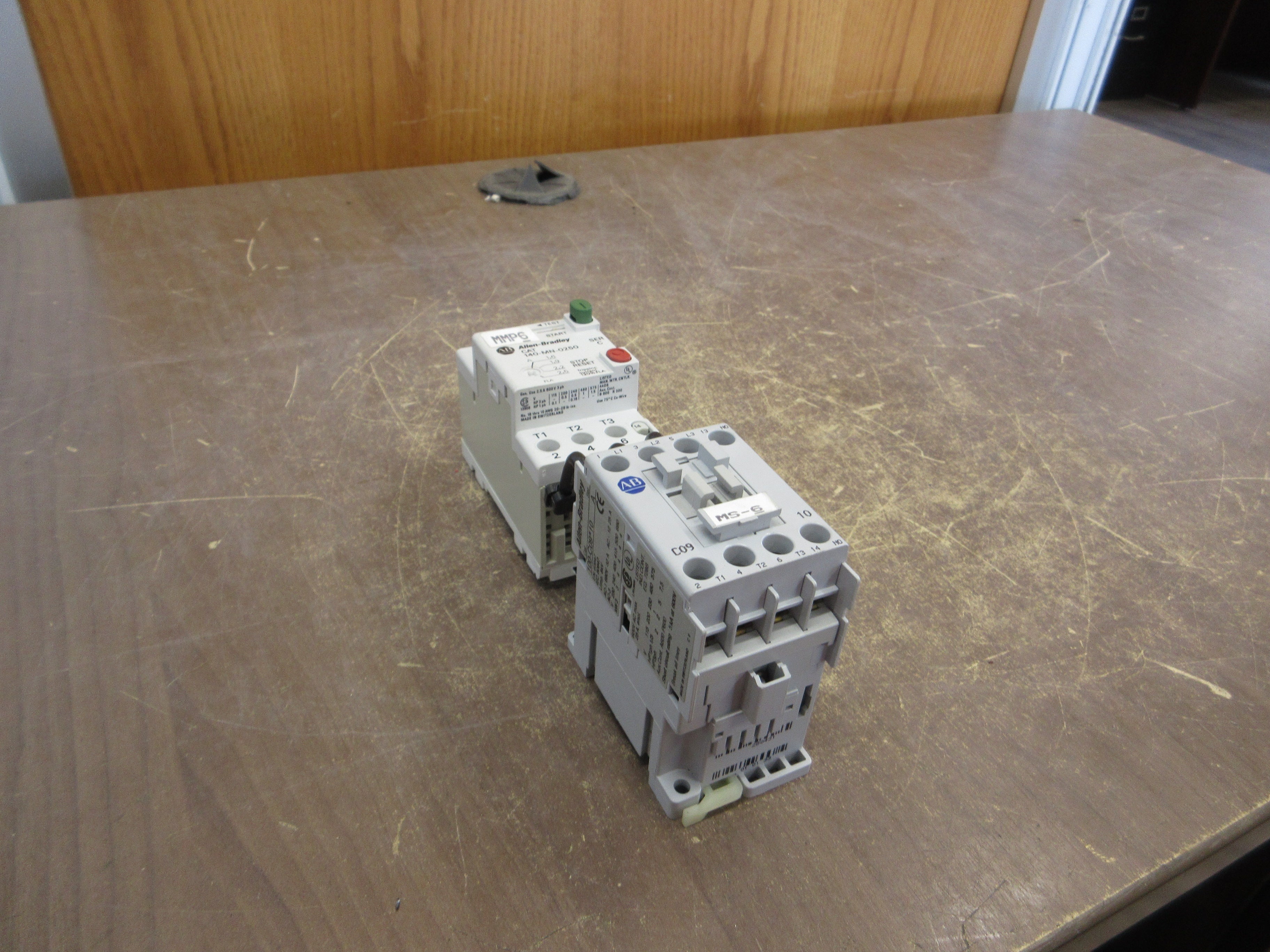 Allen-Bradley Starter 100-C09*10 / 140-MN-0250 120V Coil Trip: 1.6-2.5A Used