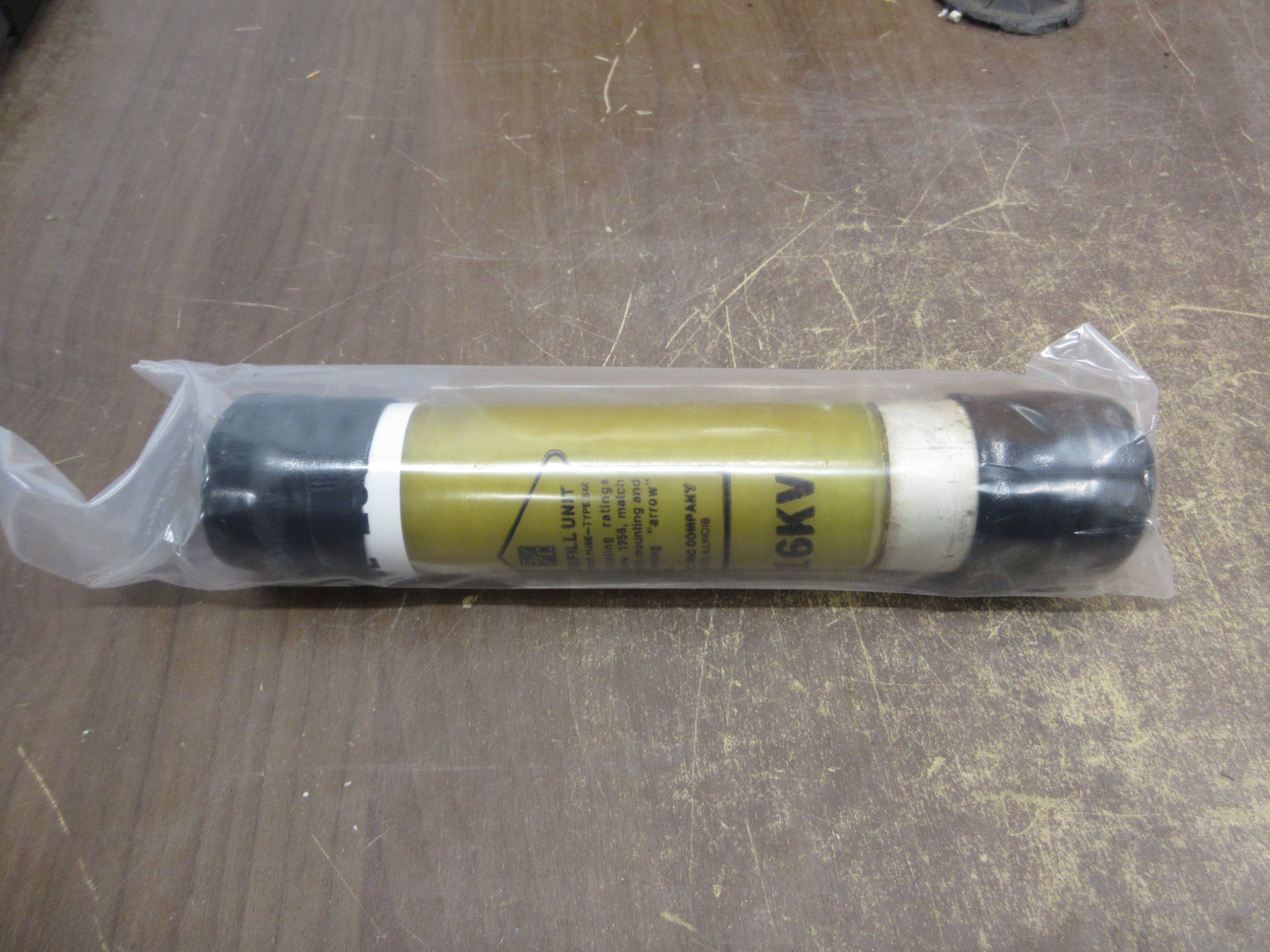 S&C SM-5 Fuse Refill Unit 130300R4 200E 4.16kV New Surplus