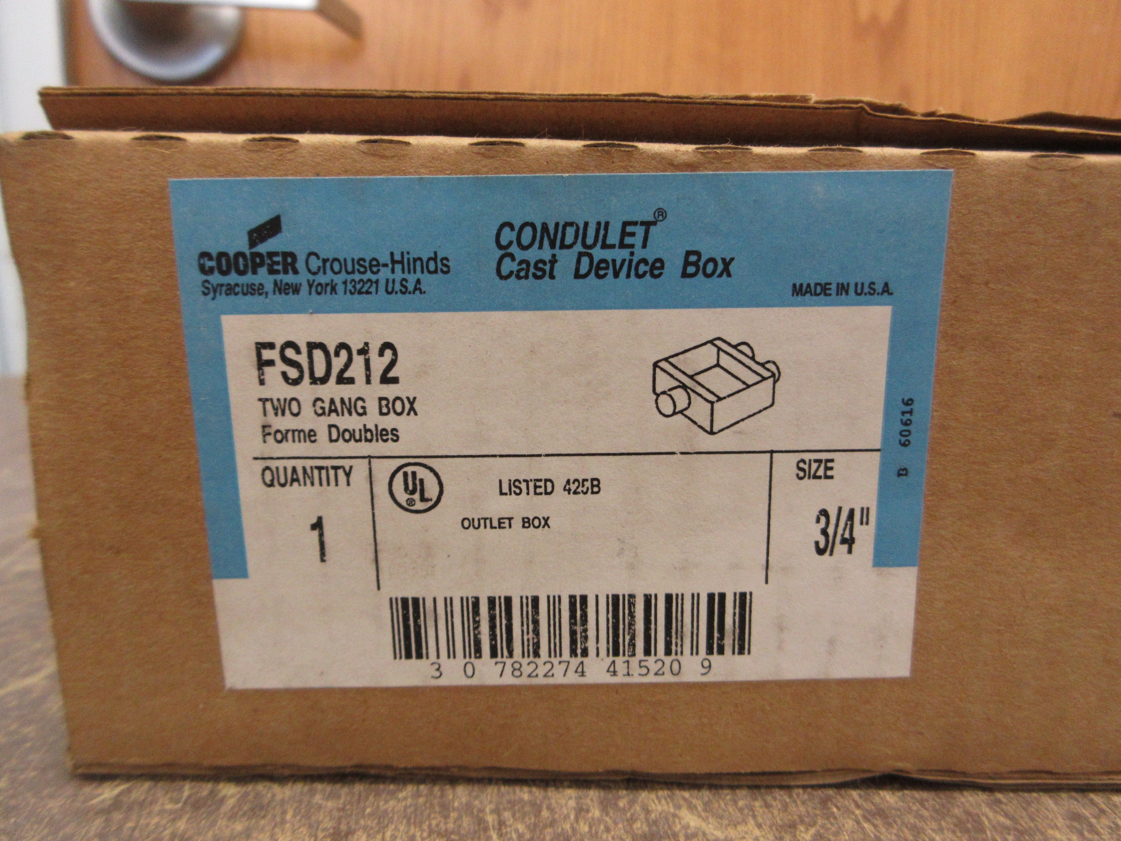 Cooper Crouse-Hinds Condulet Cast Device Box FSD212 Size: 3/4" Two-Gang